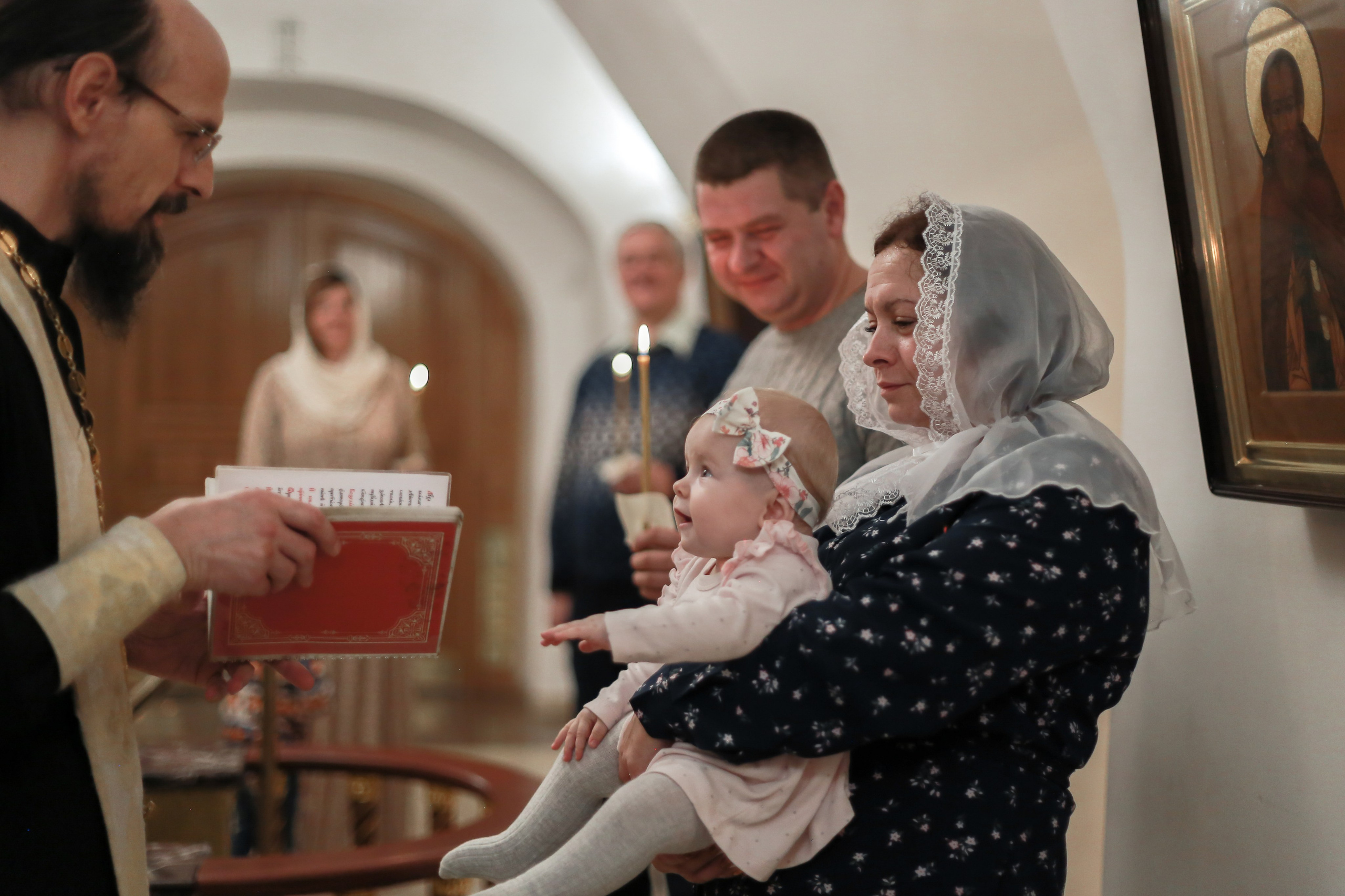 Крещение Машеньки. Храм Живоначальной Троицы в Останкино. Антонина Морозова, профессиональный семейный фотограф видеограф