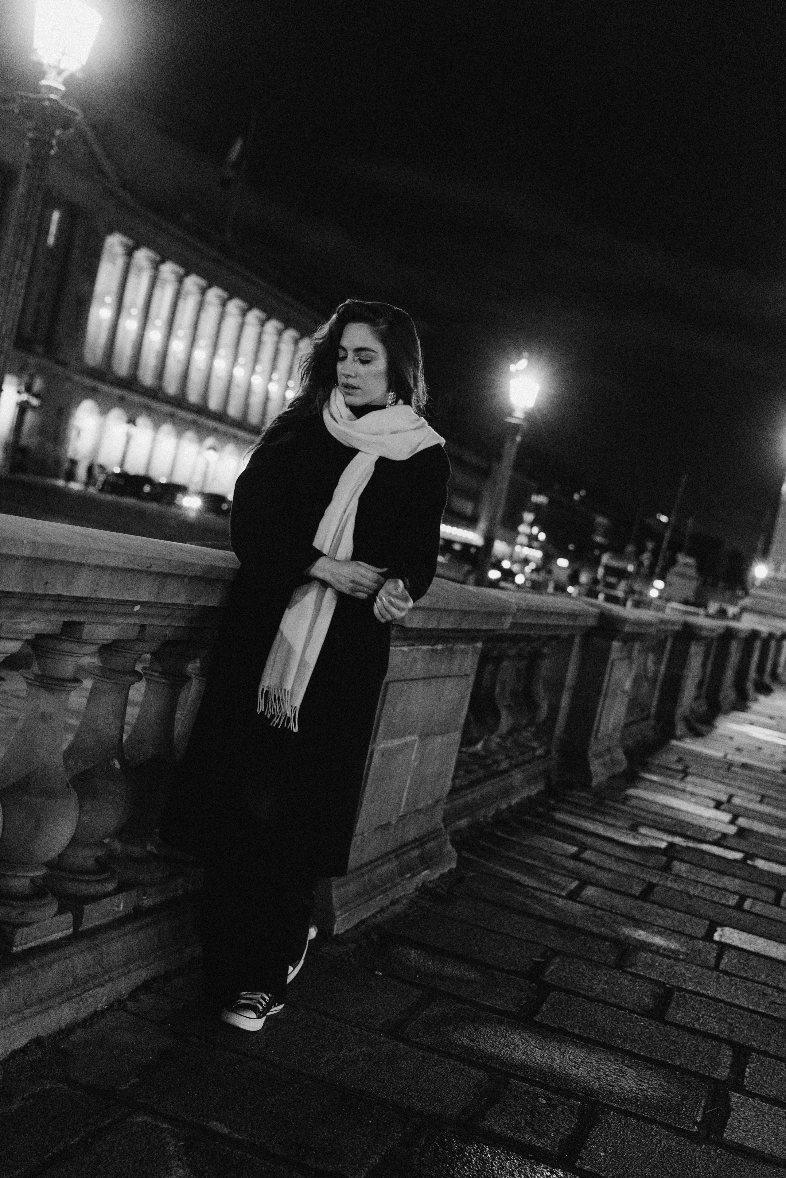 Ночной город. Фотограф в Париже