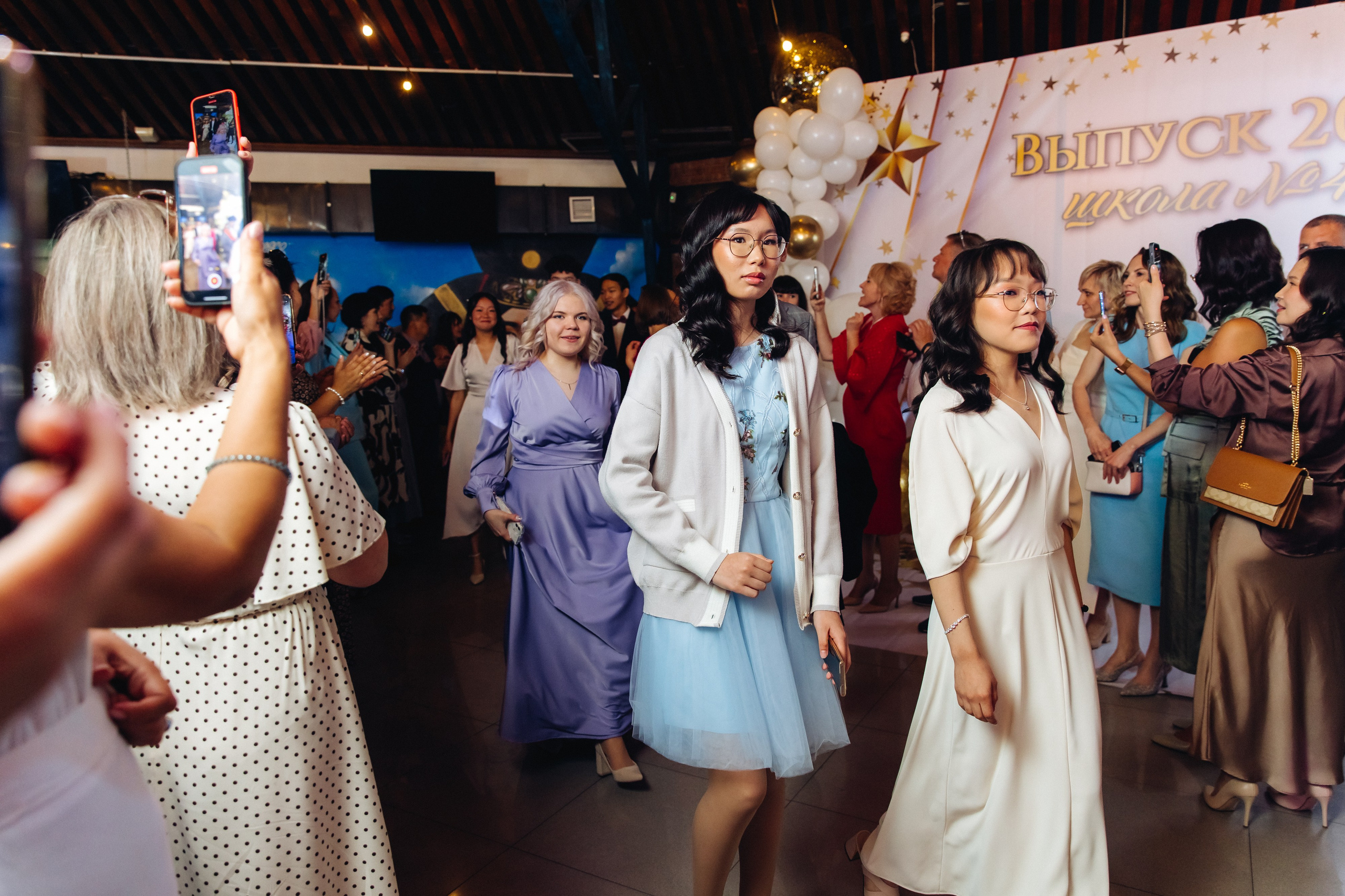 Выпускной вечер. 49 школа. Баран на корове. Свадебный и семейный фотограф в Улан-Удэ