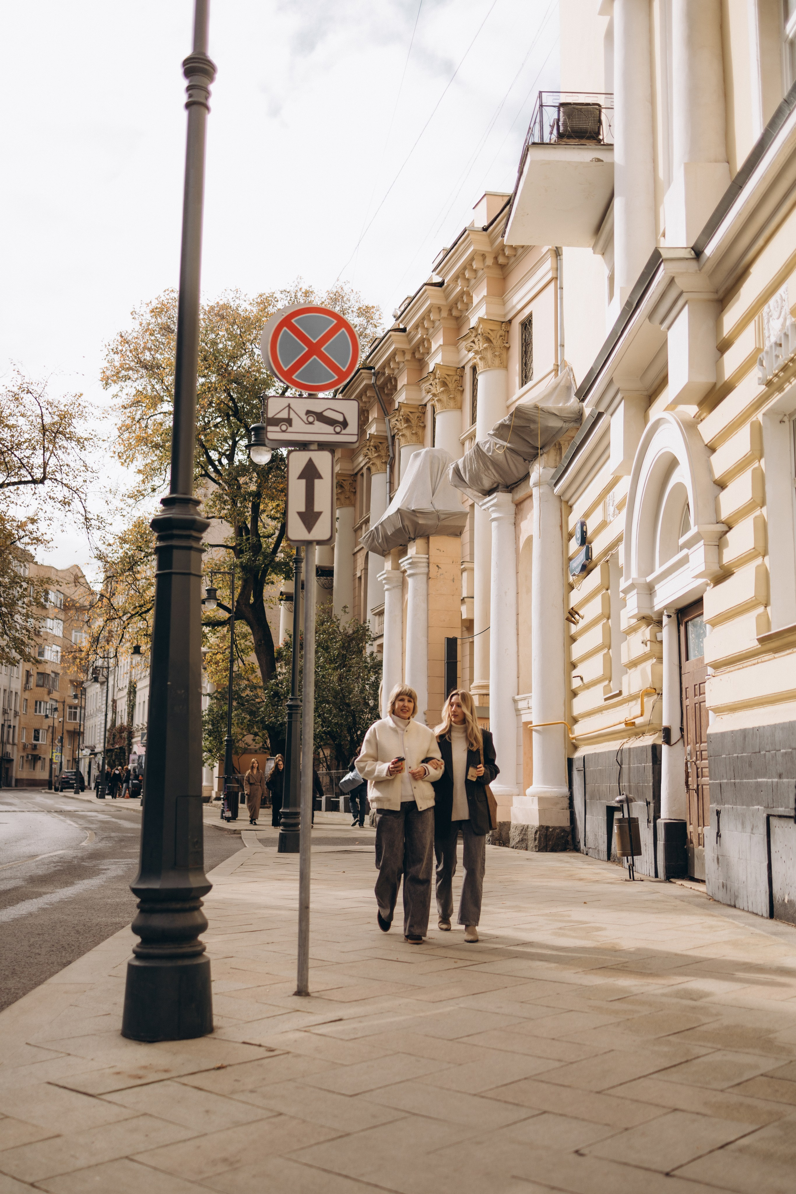 Прогулка мамы с дочкой. Семейный фотограф в Москве Аникина Наталья