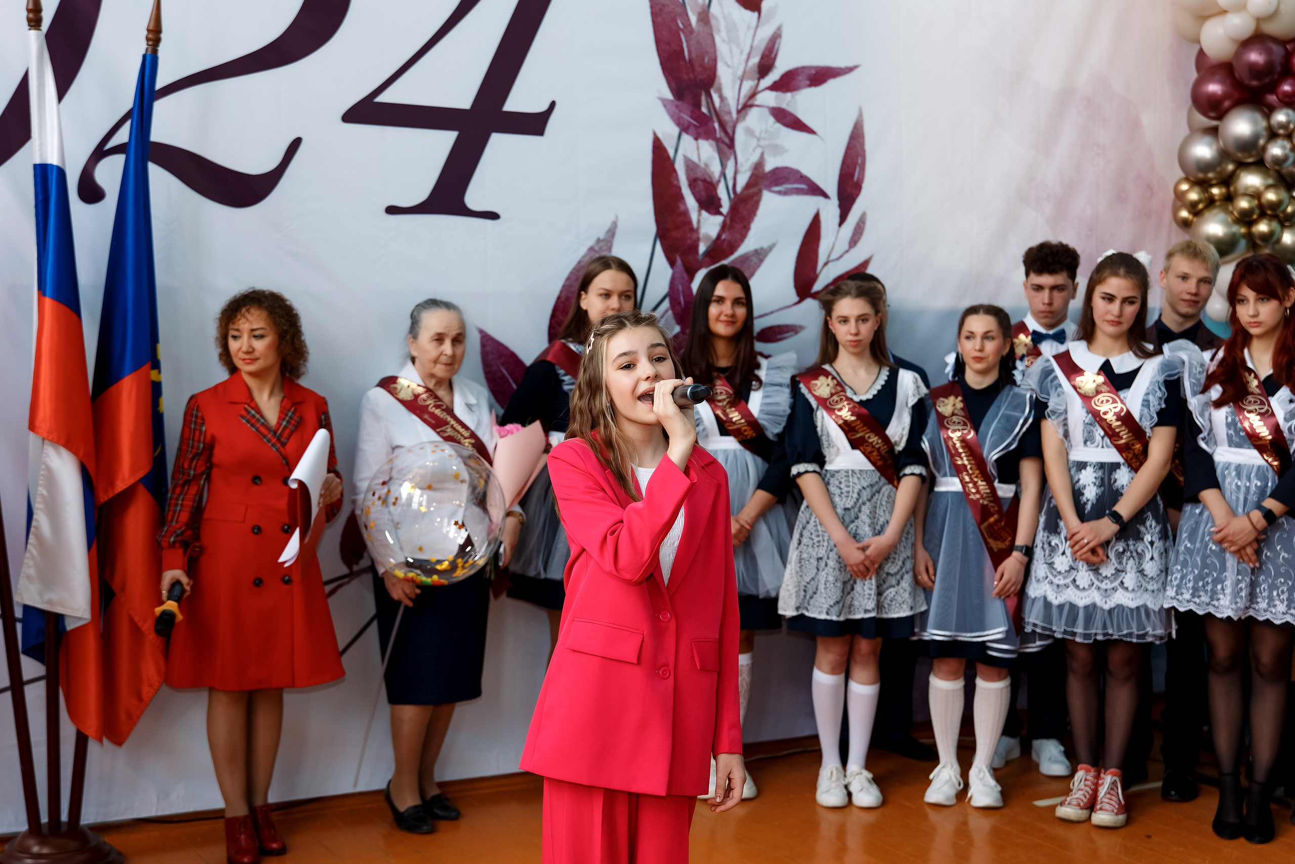 11 класс Последний звонок. Фотограф Любовь Корниенко, Примоский край