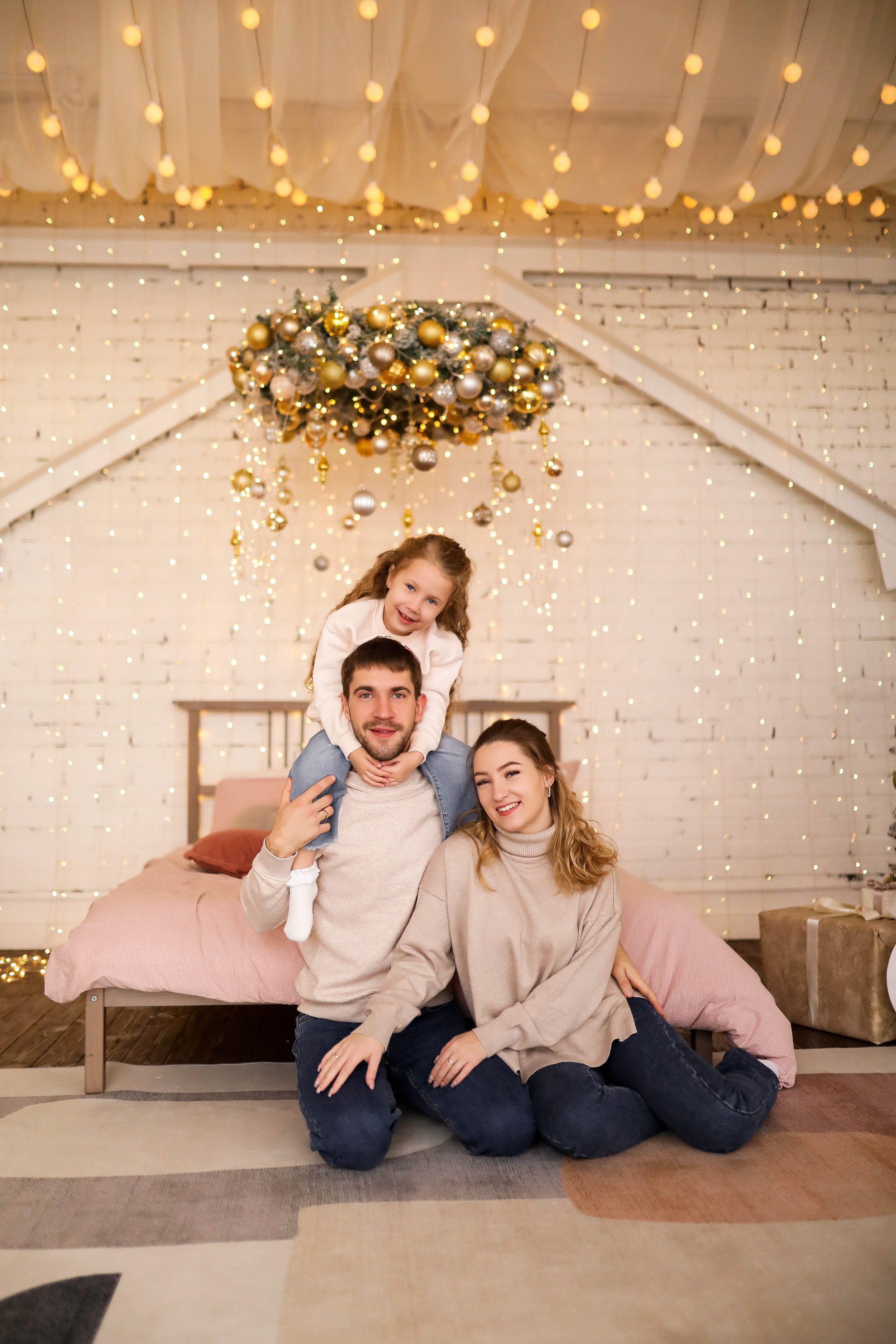 Семейная съёмка в зале вайт и Флет. ФОТОГРАФ ХАБАРОВСК АНАСТАСИЯ РАЧЕНКОВА