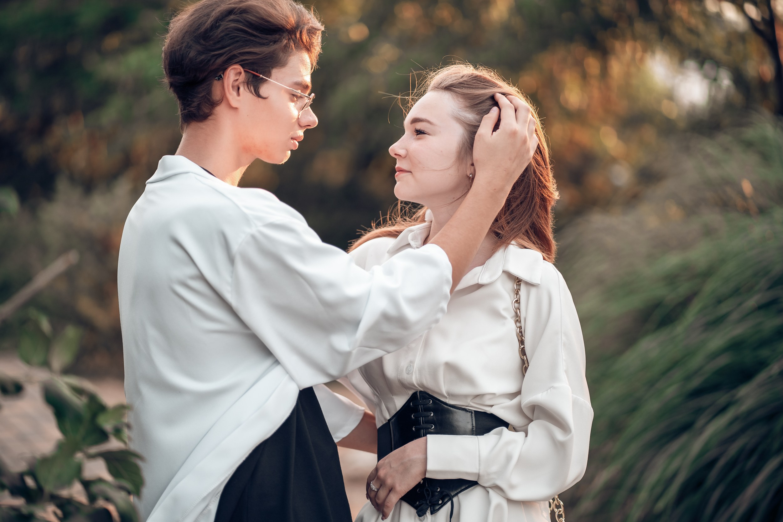 Романтическая фотоистория на закате пляжа Аквамарин. Церковный фотограф Севастополь