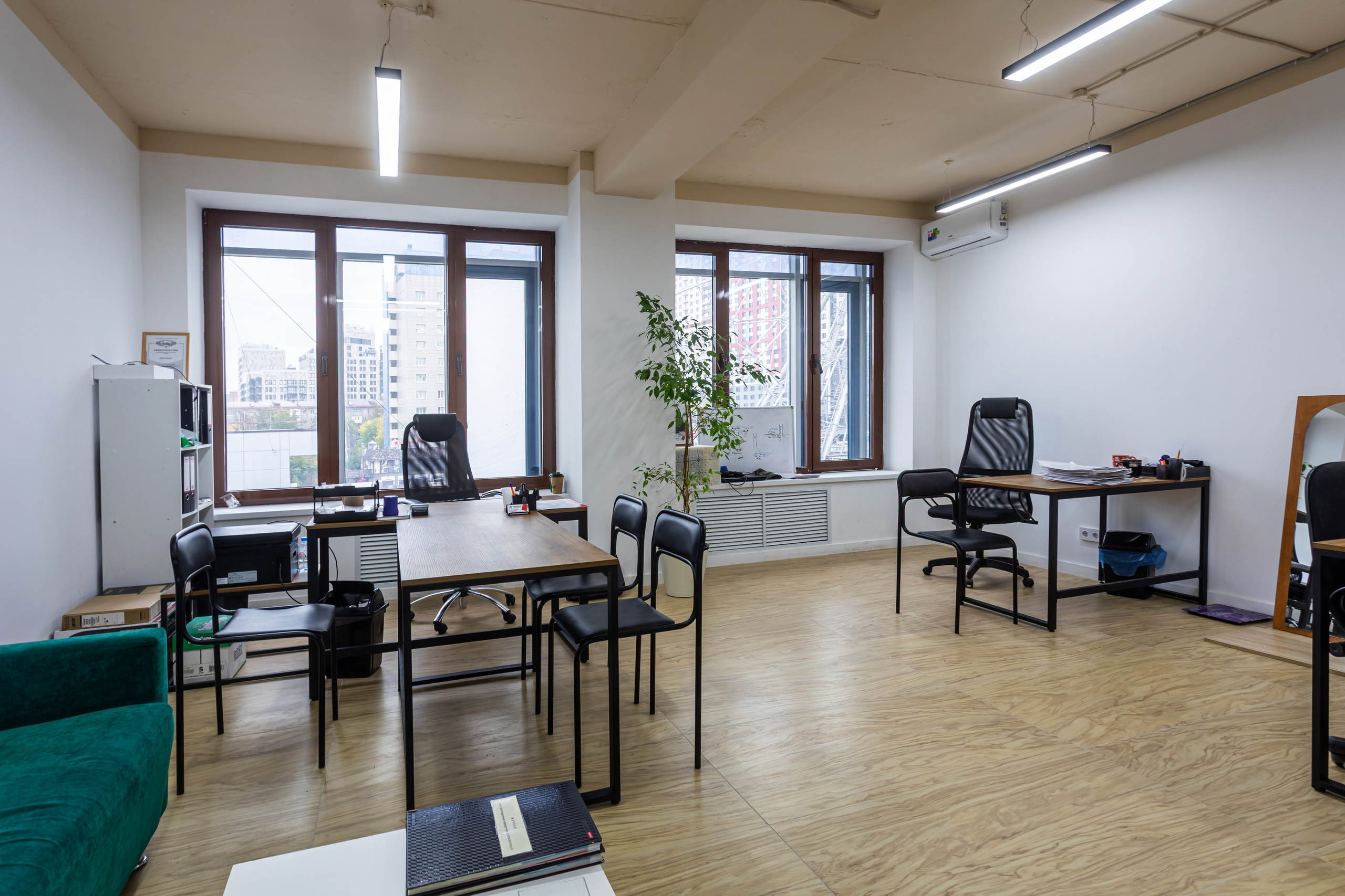 Бизнес-центр My Space Уфа, фото Алексея Муравьёва, современный офис,Лобби бизнес-центра My Space, съёмка фотографа Алексея Муравьёва, деловая атмосфера,Офисные помещения My Space Уфа, работа фотографа Алексея Муравьёва, деловой интерьер,Конференц-зал бизнес-центра My Space, фото Алексея Муравьёва, бизнес-встречи,Рецепция бизнес-центра My Space Уфа, съёмка Алексея Муравьёва, премиальный дизайн,Офисное пространство My Space, фото Алексея Муравьёва, рабочая зона,Панорамные окна бизнес-центра My Space, работа фотографа Алексея Муравьёва, вид на город,Лифт бизнес-центра My Space Уфа, съёмка Алексея Муравьёва, комфорт,Переговорная комната My Space, фото Алексея Муравьёва, деловой стиль,Зона отдыха бизнес-центра My Space, работа фотографа Алексея Муравьёва, комфорт для сотрудников,Инфраструктура My Space Уфа, съёмка Алексея Муравьёва, бизнес-услуги,Паркинг бизнес-центра My Space, фото Алексея Муравьёва, безопасность,Вестибюль My Space, работа фотографа Алексея Муравьёва, элегантность,Офисные кабинеты бизнес-центра My Space, съёмка Алексея Муравьёва, функциональность,Общественные зоны My Space Уфа, фото Алексея Муравьёва, современный дизайн,Рецепция и зона ожидания My Space, работа фотографа Алексея Муравьёва, стиль,Офисные перегородки бизнес-центра My Space, съёмка Алексея Муравьёва, зонирование,Интерьер бизнес-центра My Space Уфа, фото Алексея Муравьёва, деловой интерьер,Офисная мебель My Space, работа фотографа Алексея Муравьёва, эргономичность,Освещение бизнес-центра My Space, съёмка Алексея Муравьёва, комфорт для работы