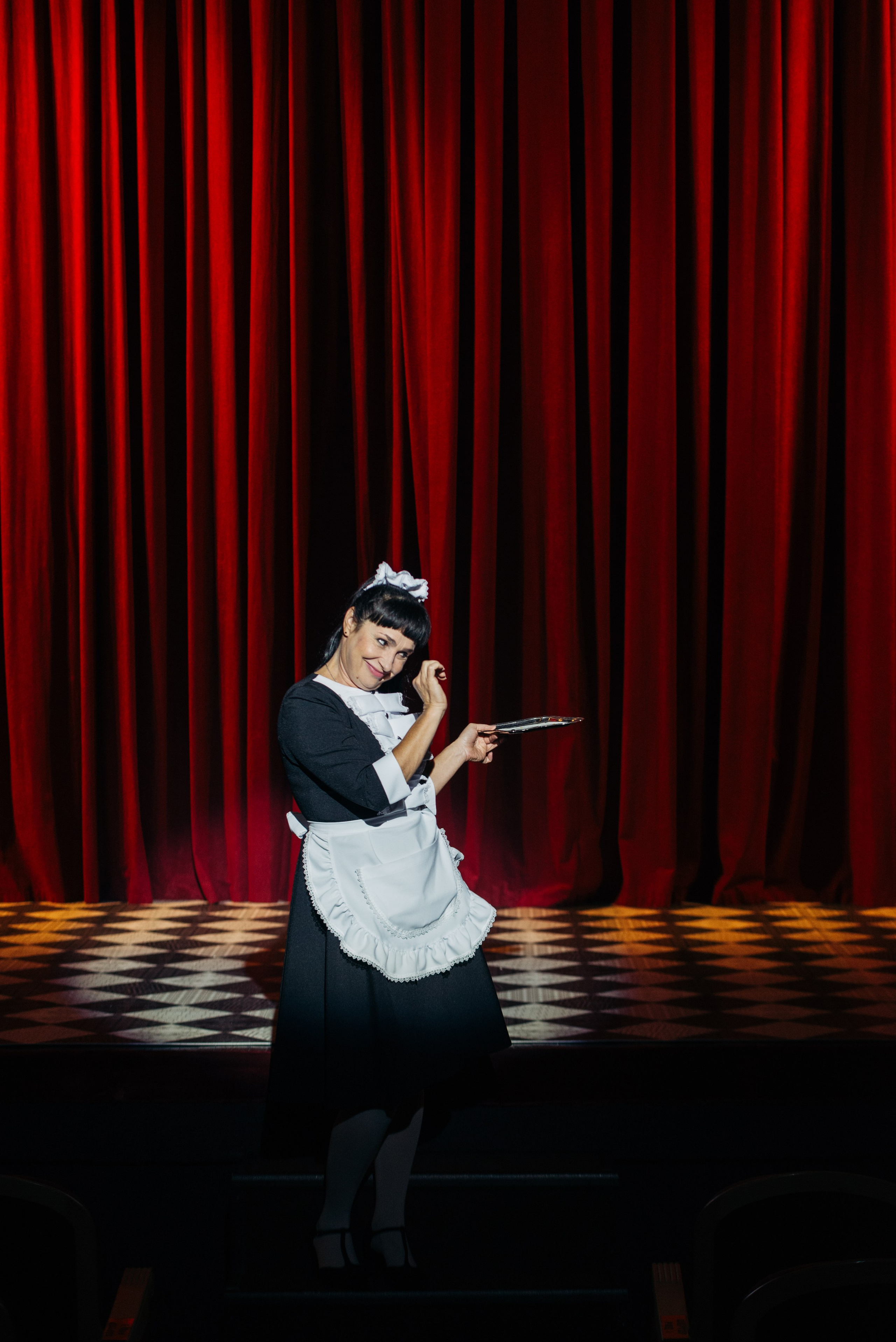 8 любящих женщин. Главная