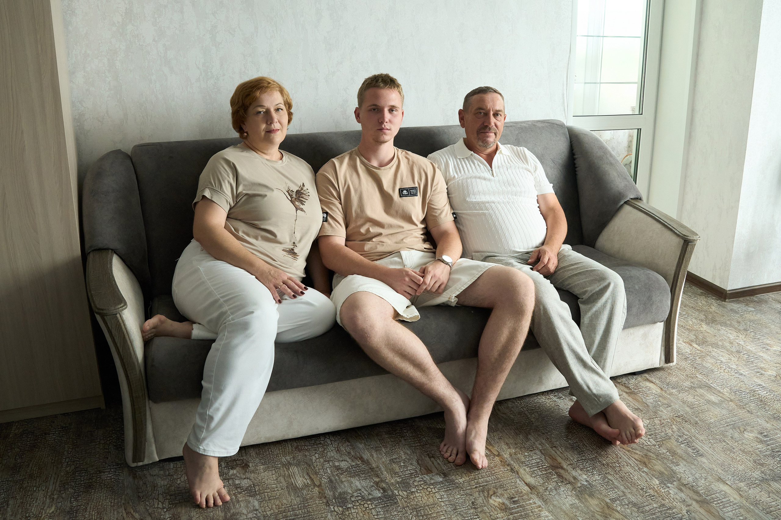 Домашняя фотосъемка для малышек Майи, Миры и их семьи. Фотограф из Владивостока Юлия Черепова