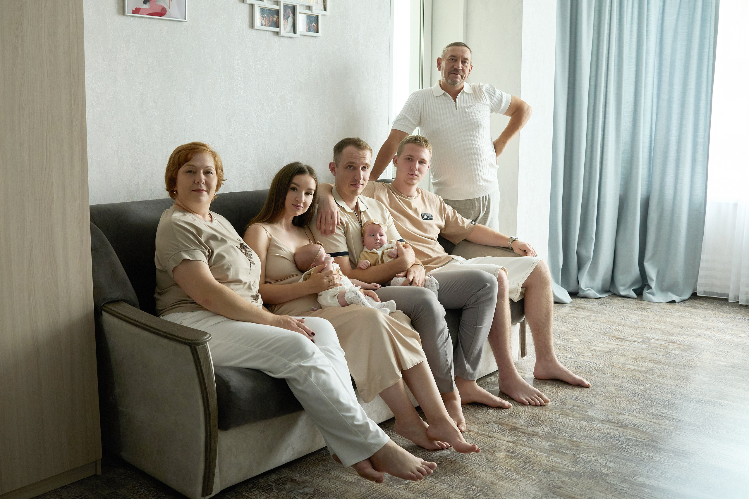Домашняя фотосъемка для малышек Майи, Миры и их семьи. Фотограф из Владивостока Юлия Черепова
