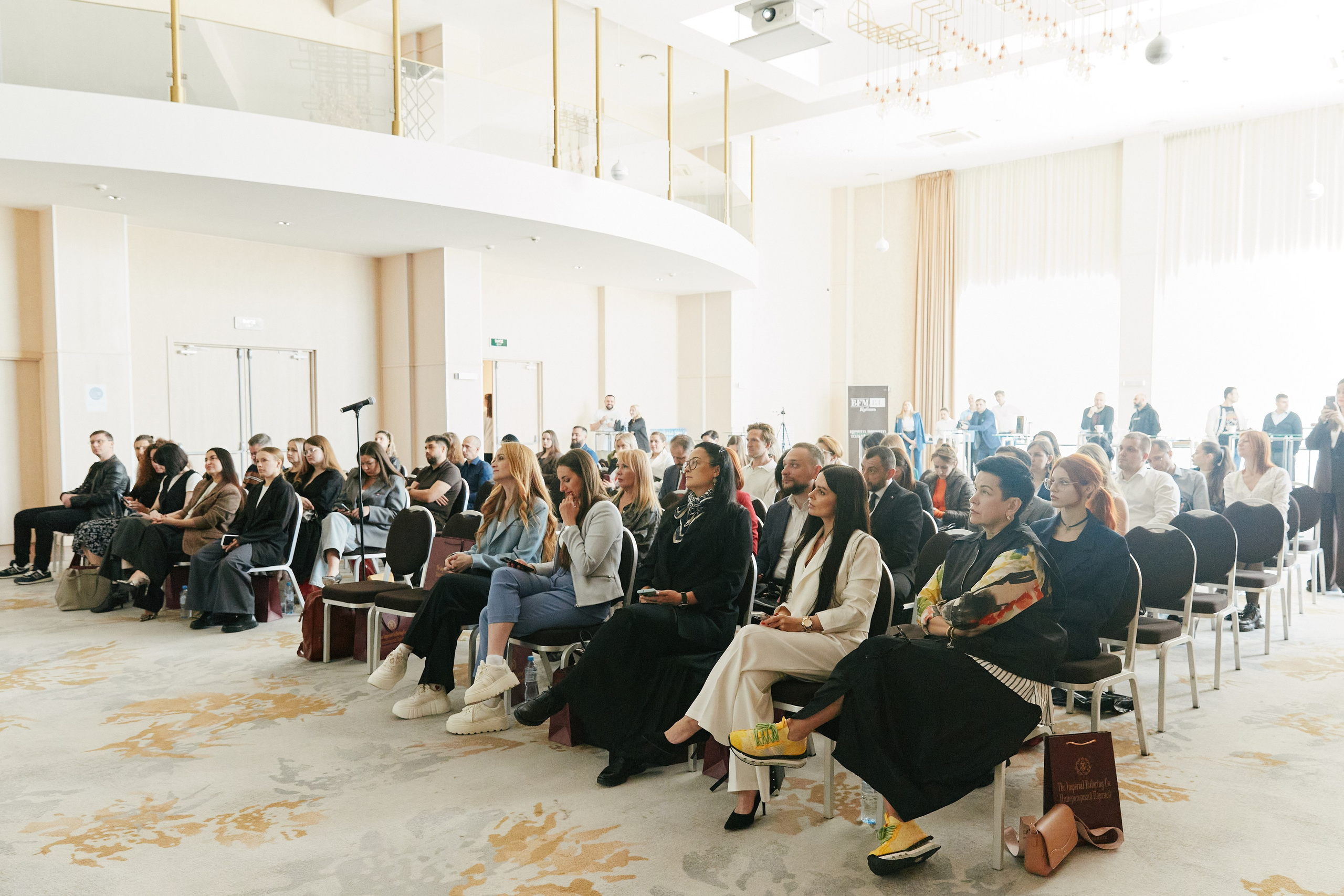 Форум Бизнес-тренды 2025 в Marriott Hotel 28.04. Свадебный репортажный фотограф краснодар максим дремов дрёмов фотосессия студия цена