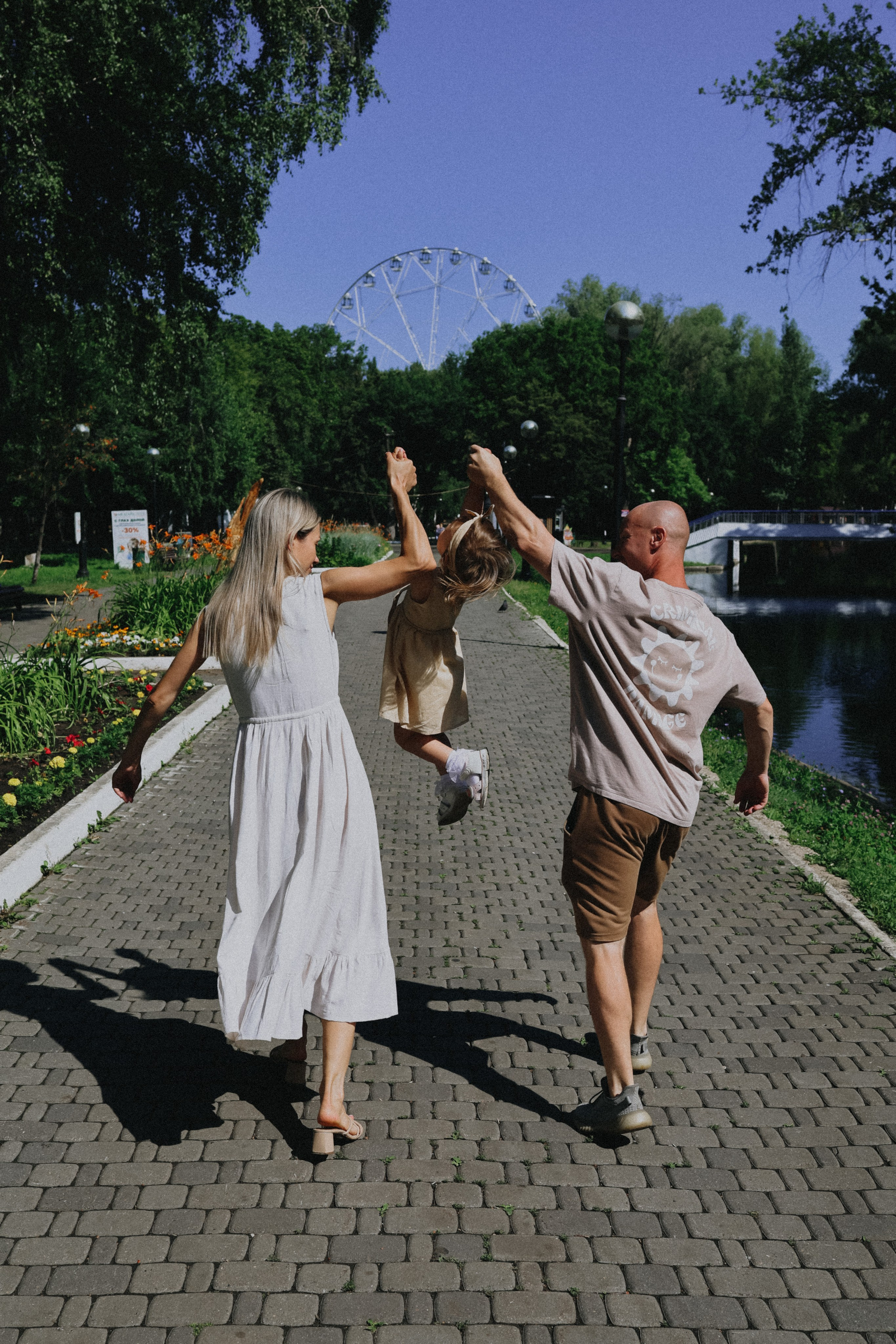 Семейная прогулка. Iva_lia