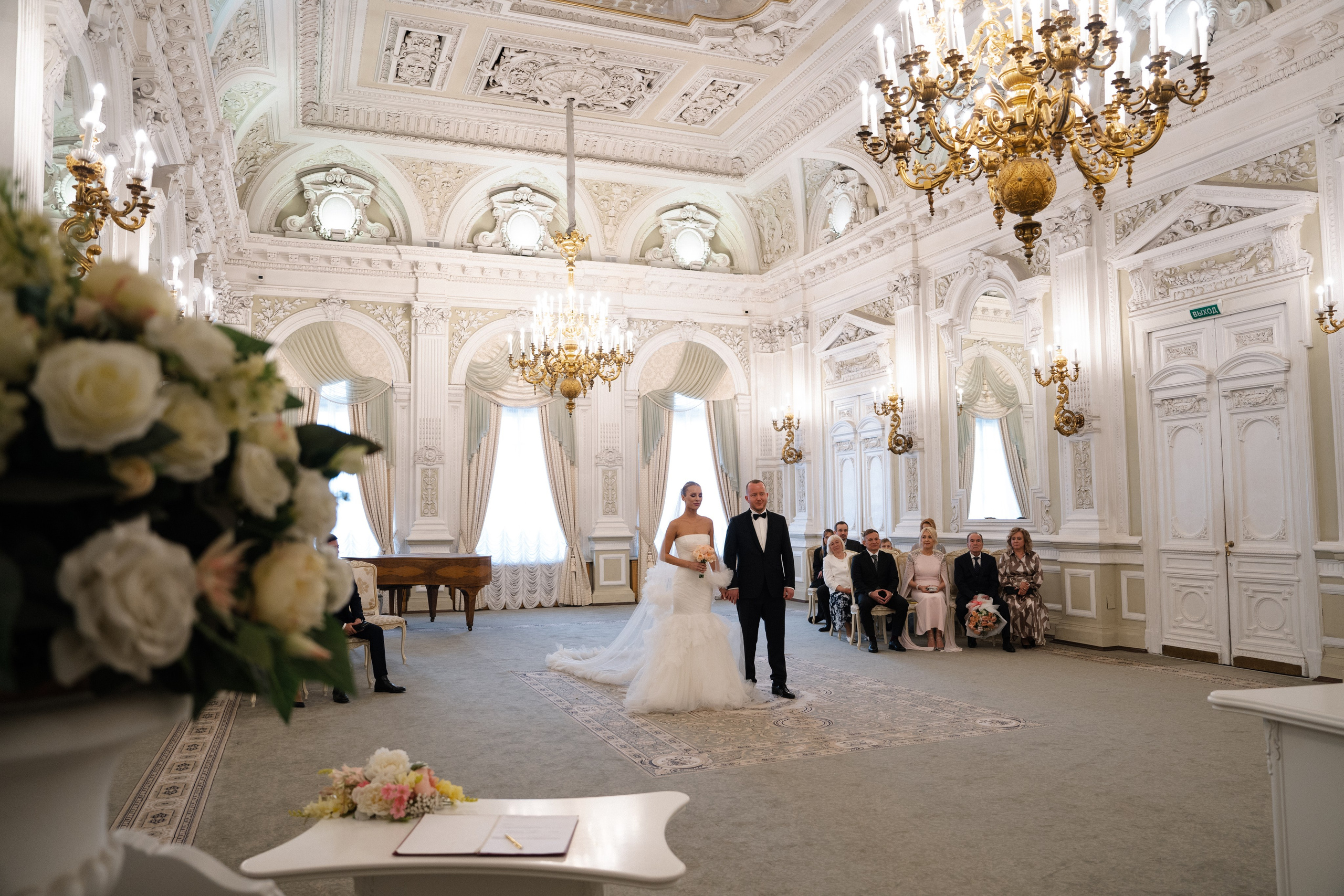 Анна Сергей. Камерная свадьба в Фосизонс в стиле неоклассика. Свадебный фотограф организатор в Санкт-Петербурге Ассоль Опарина
