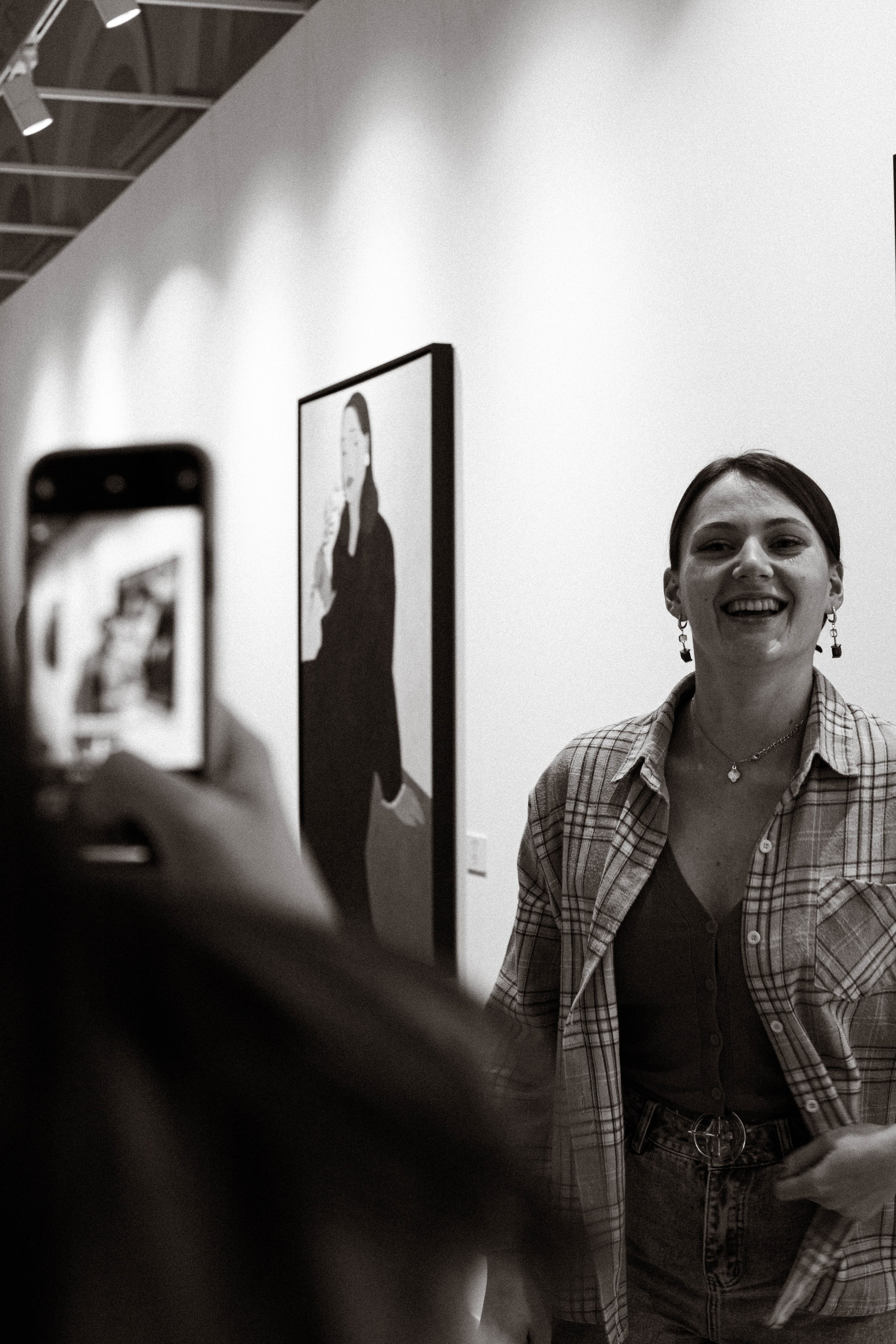 Выставка современных художников. Александра Мельниченко/ Бегающий фотограф