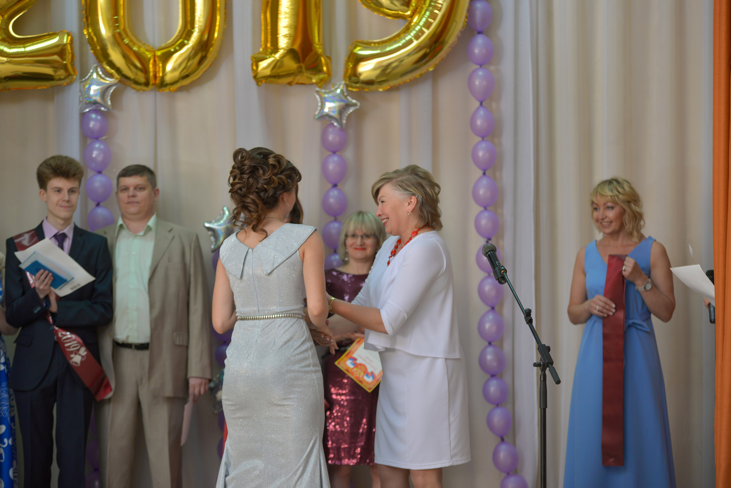 Звонок и выпускной. Фотограф, видеооператор Нина Коршунова