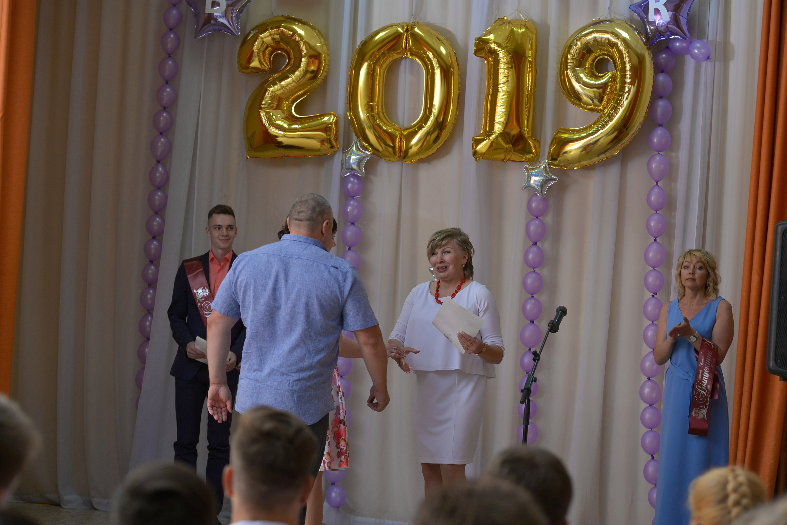 Звонок и выпускной. Фотограф, видеооператор Нина Коршунова