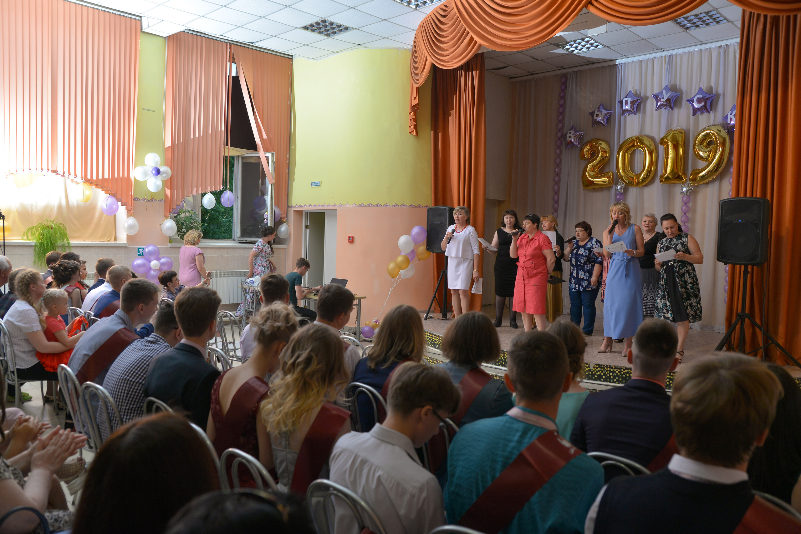 Звонок и выпускной. Фотограф, видеооператор Нина Коршунова