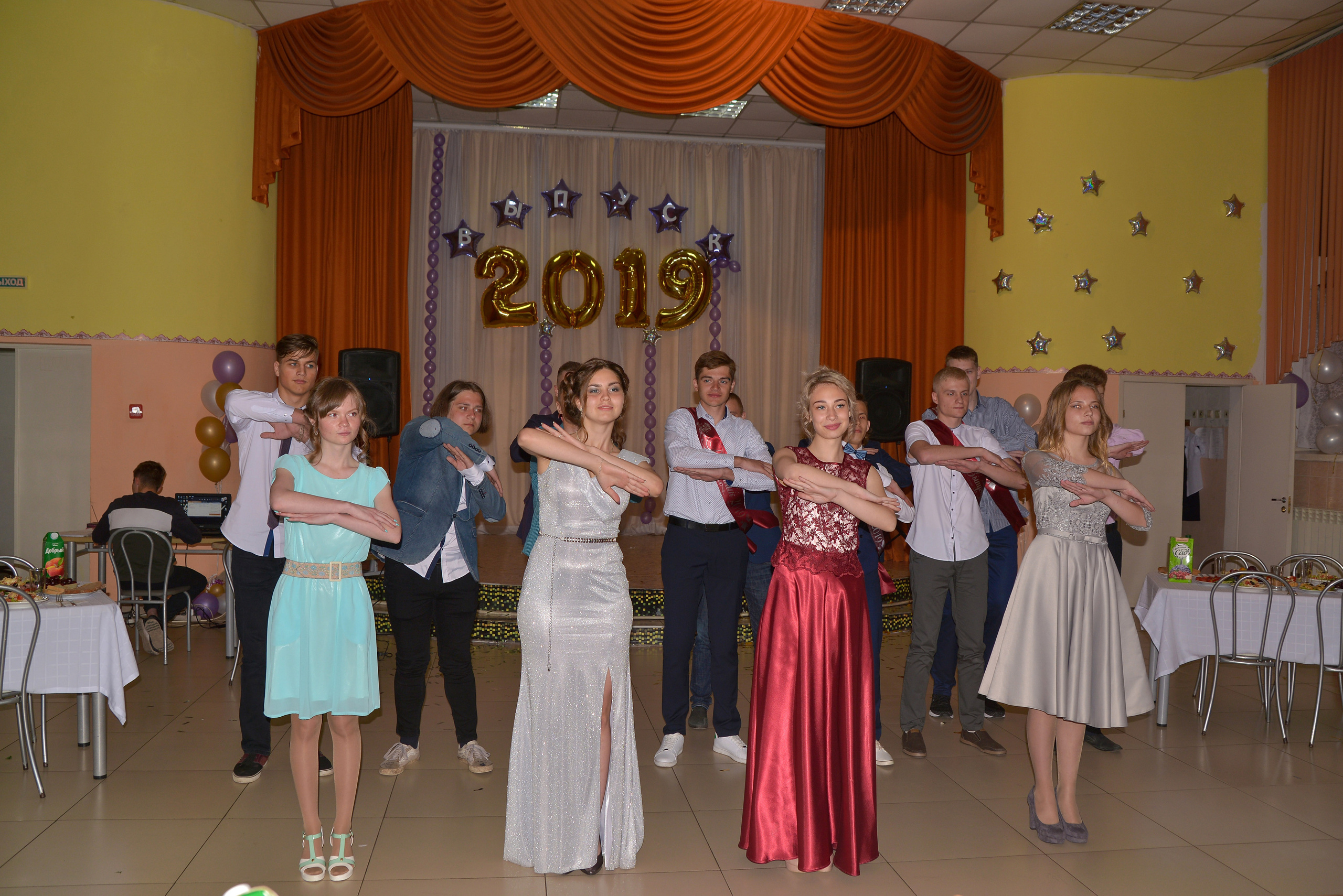 Звонок и выпускной. Фотограф, видеооператор Нина Коршунова