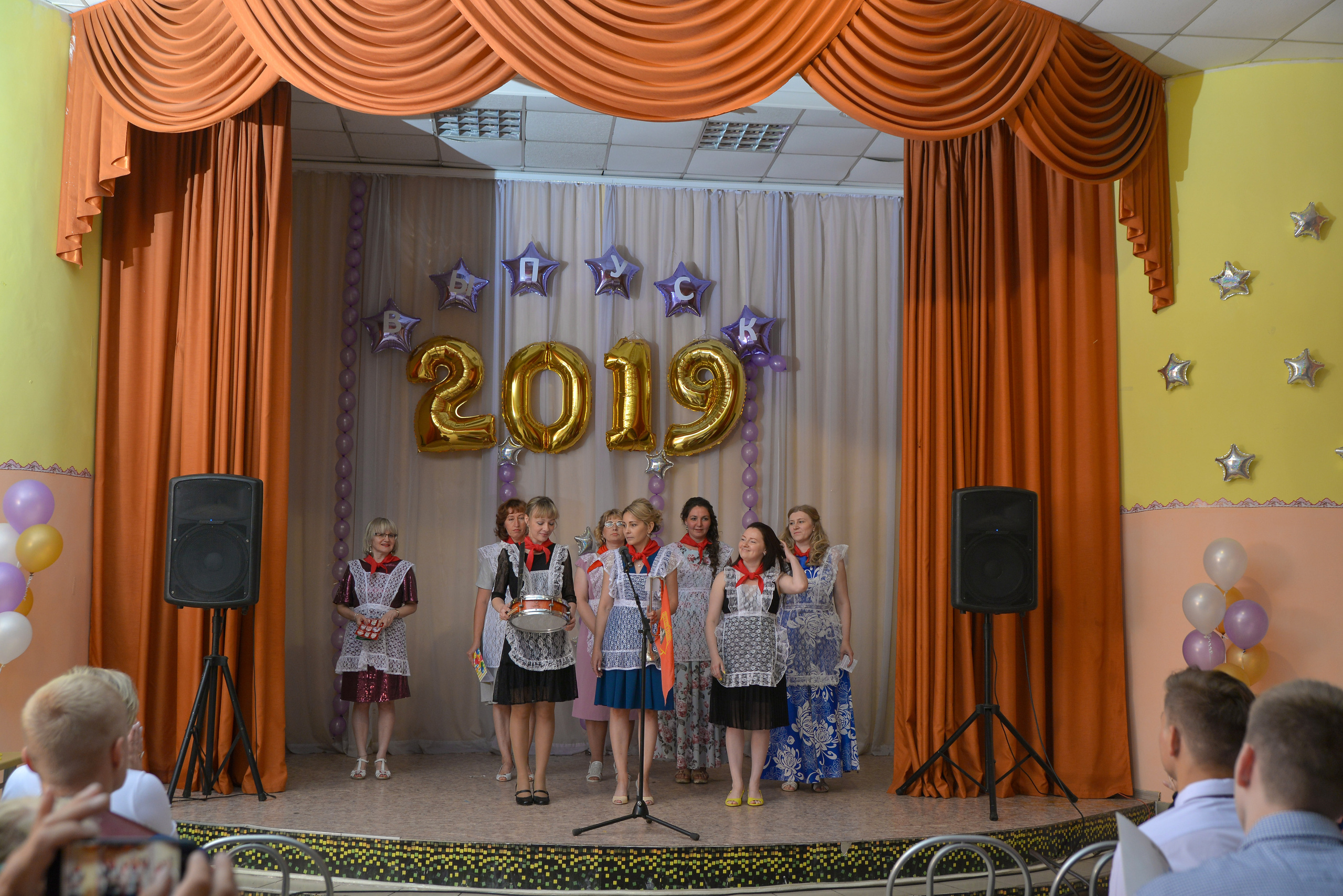 Звонок и выпускной. Фотограф, видеооператор Нина Коршунова