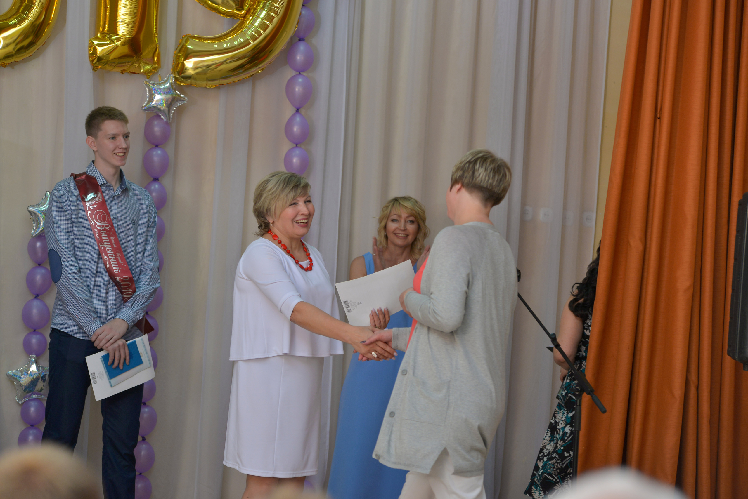 Звонок и выпускной. Фотограф, видеооператор Нина Коршунова