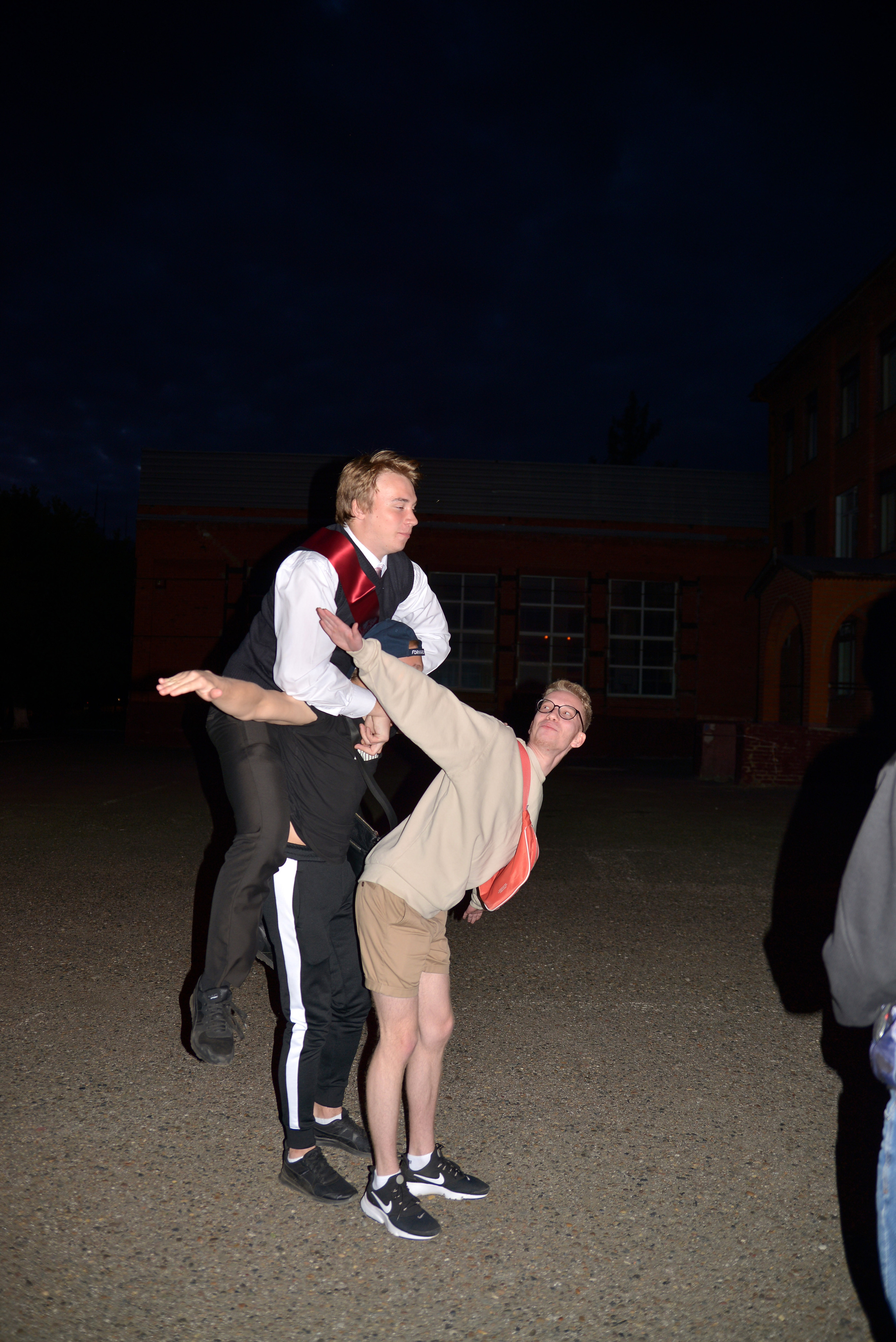 Звонок и выпускной. Фотограф, видеооператор Нина Коршунова