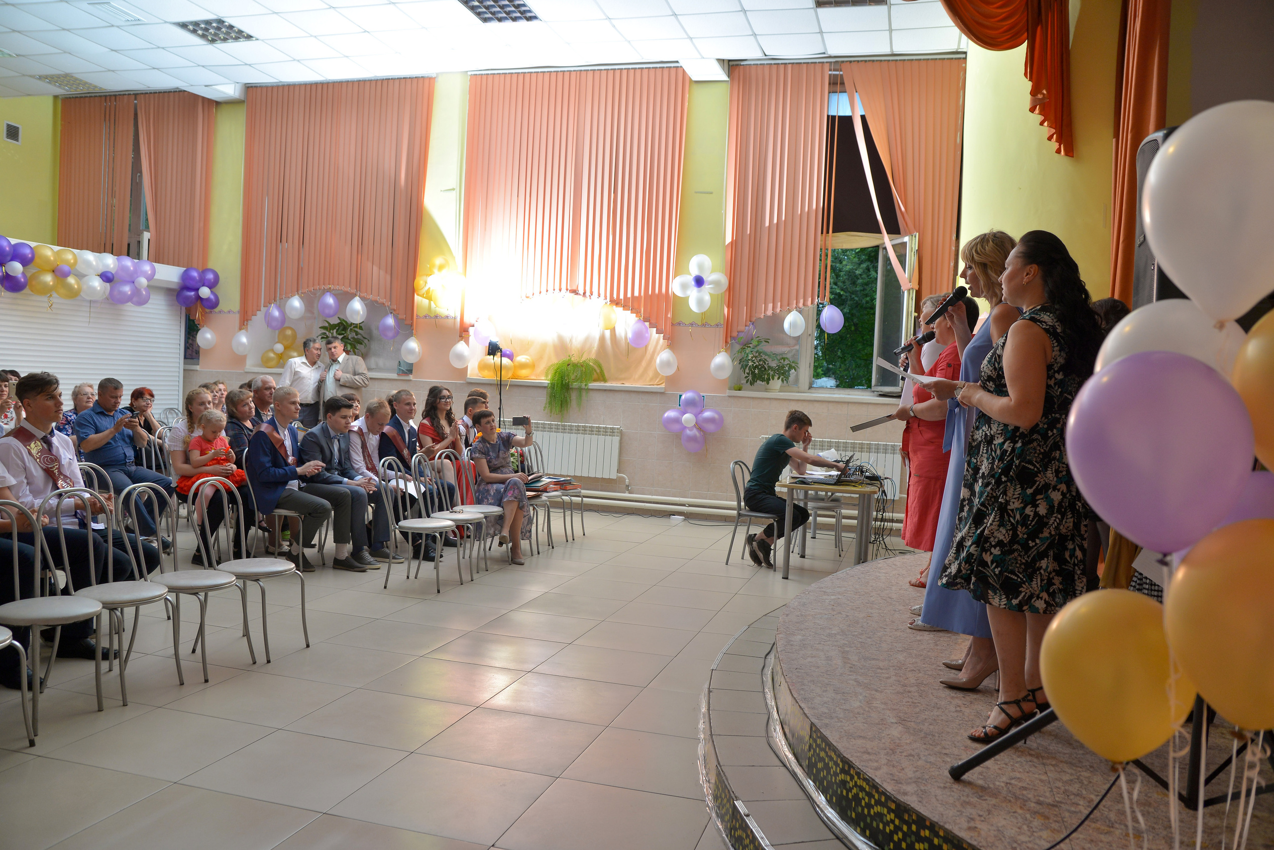 Звонок и выпускной. Фотограф, видеооператор Нина Коршунова