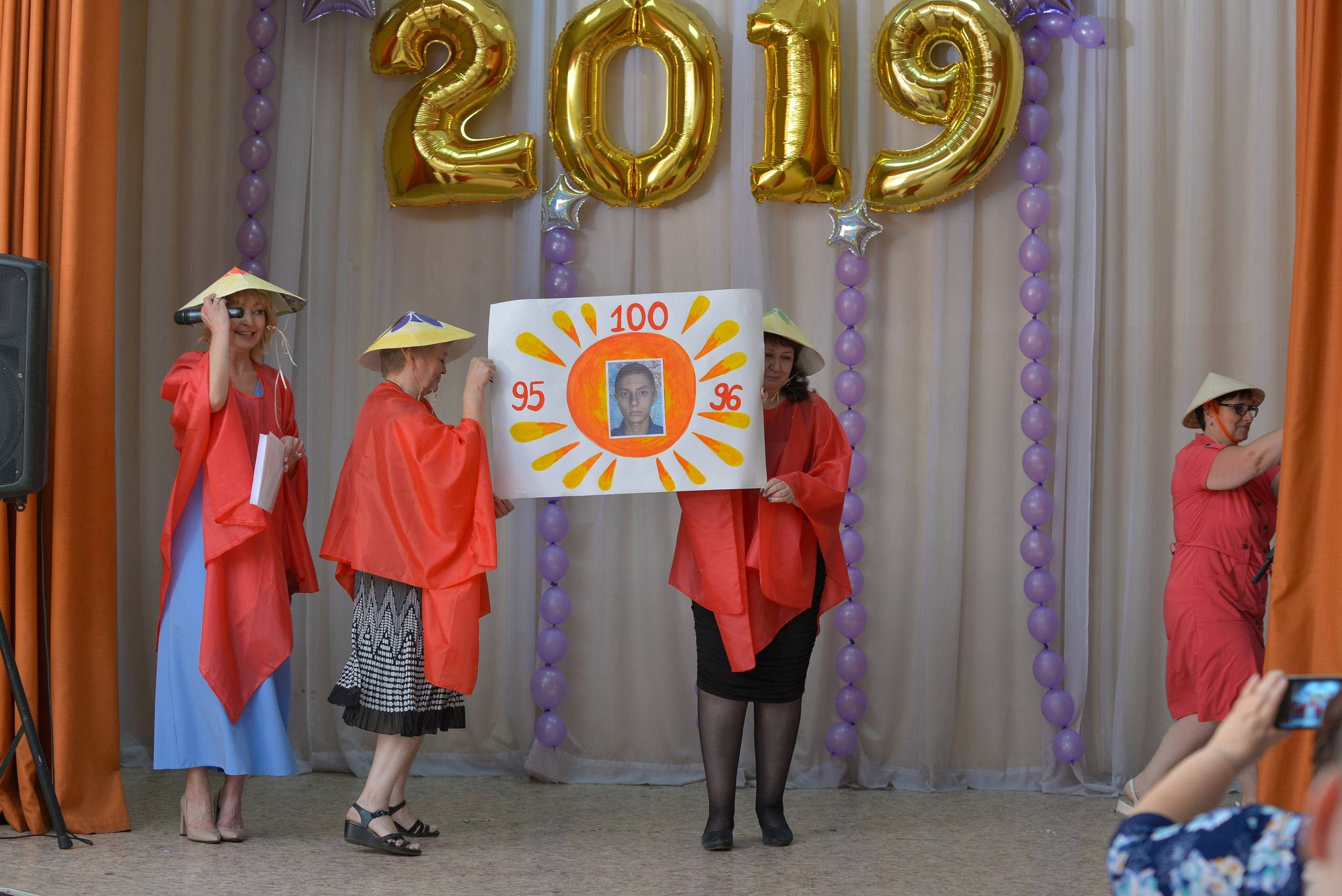 Звонок и выпускной. Фотограф, видеооператор Нина Коршунова