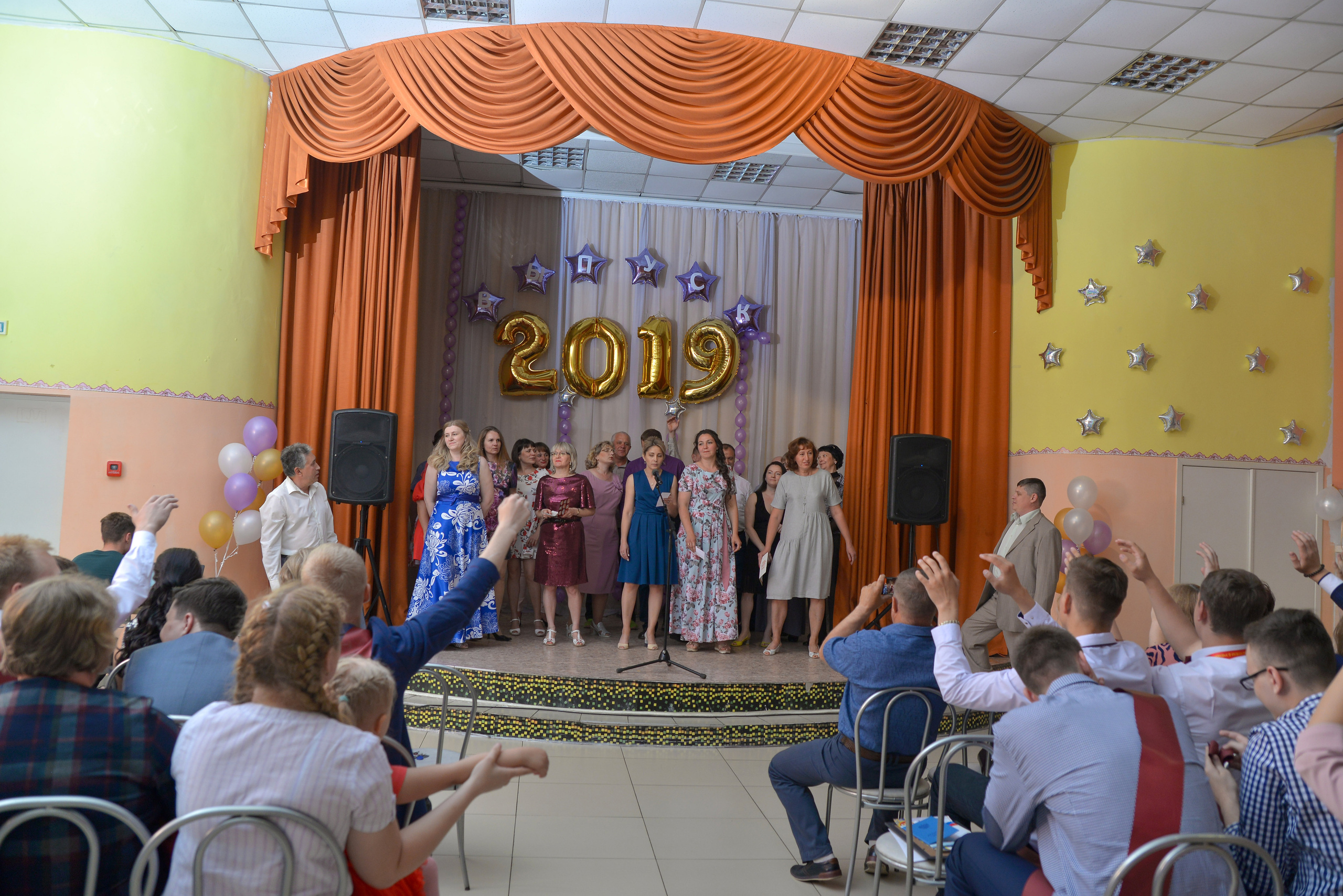 Звонок и выпускной. Фотограф, видеооператор Нина Коршунова