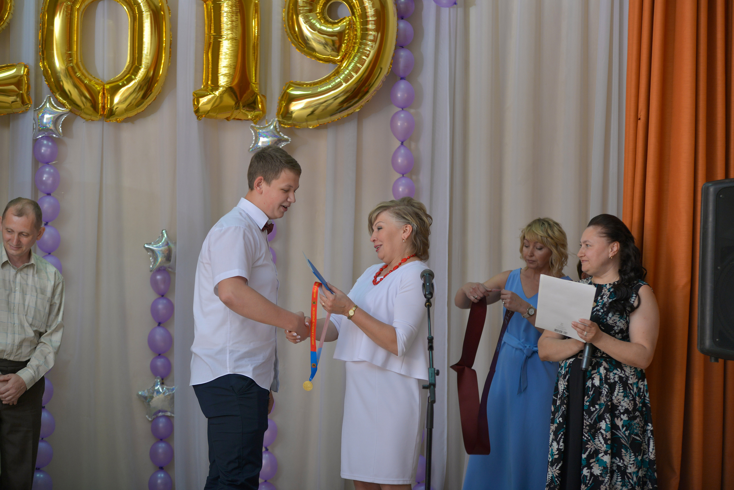 Звонок и выпускной. Фотограф, видеооператор Нина Коршунова