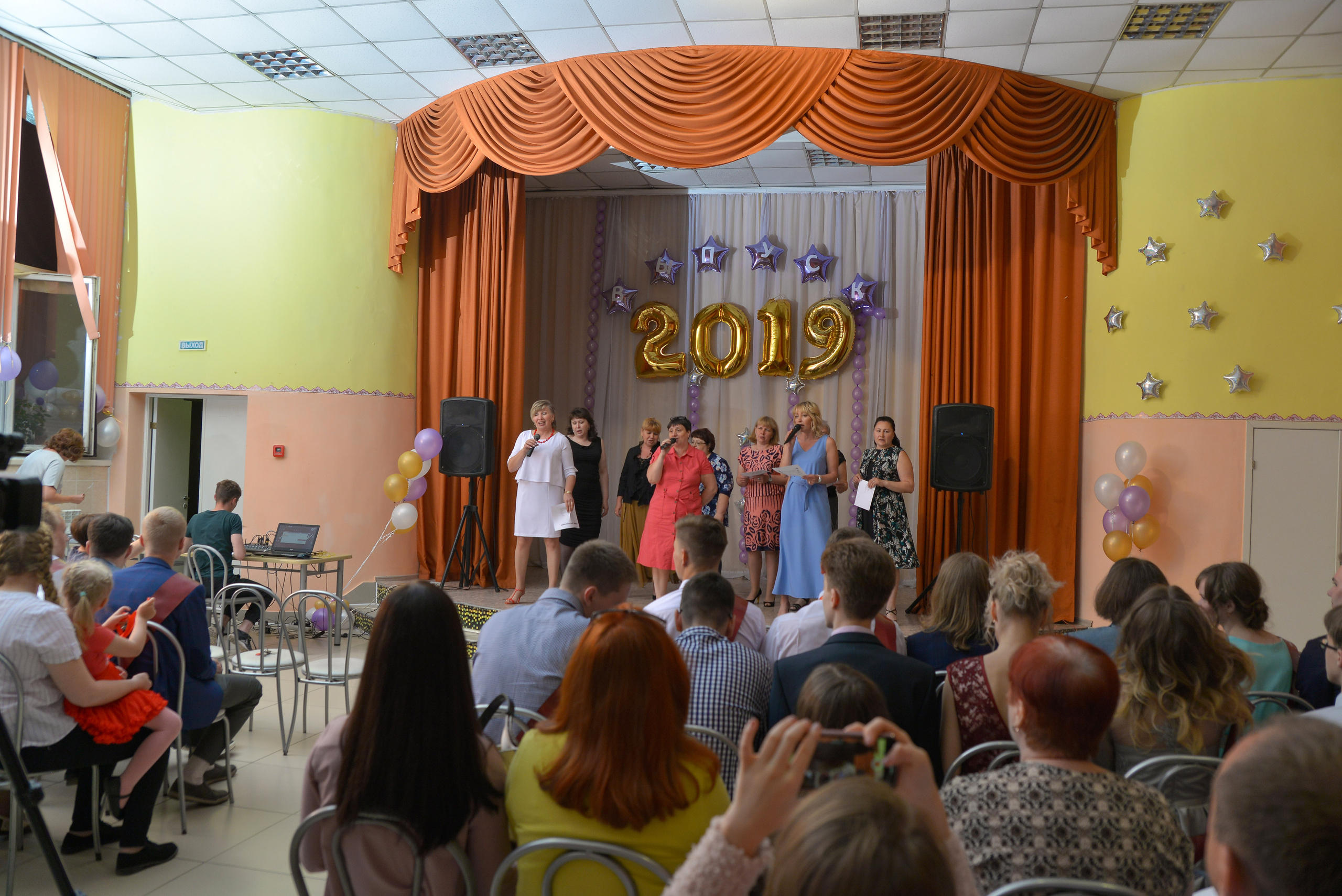 Звонок и выпускной. Фотограф, видеооператор Нина Коршунова