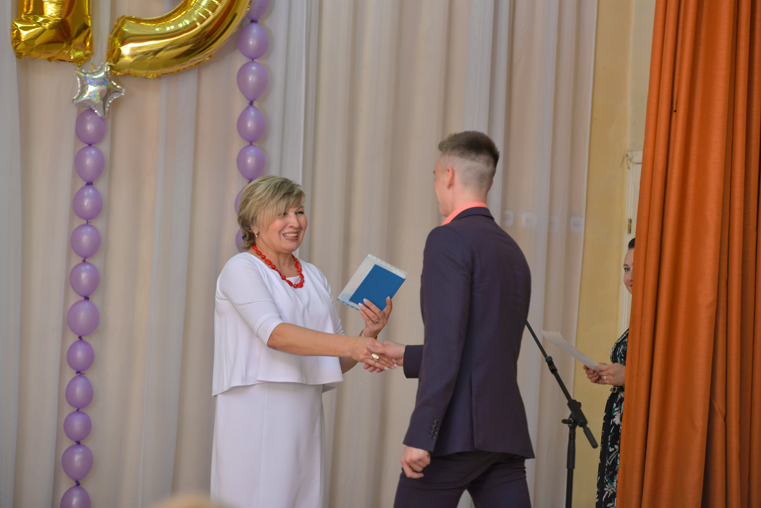 Звонок и выпускной. Фотограф, видеооператор Нина Коршунова