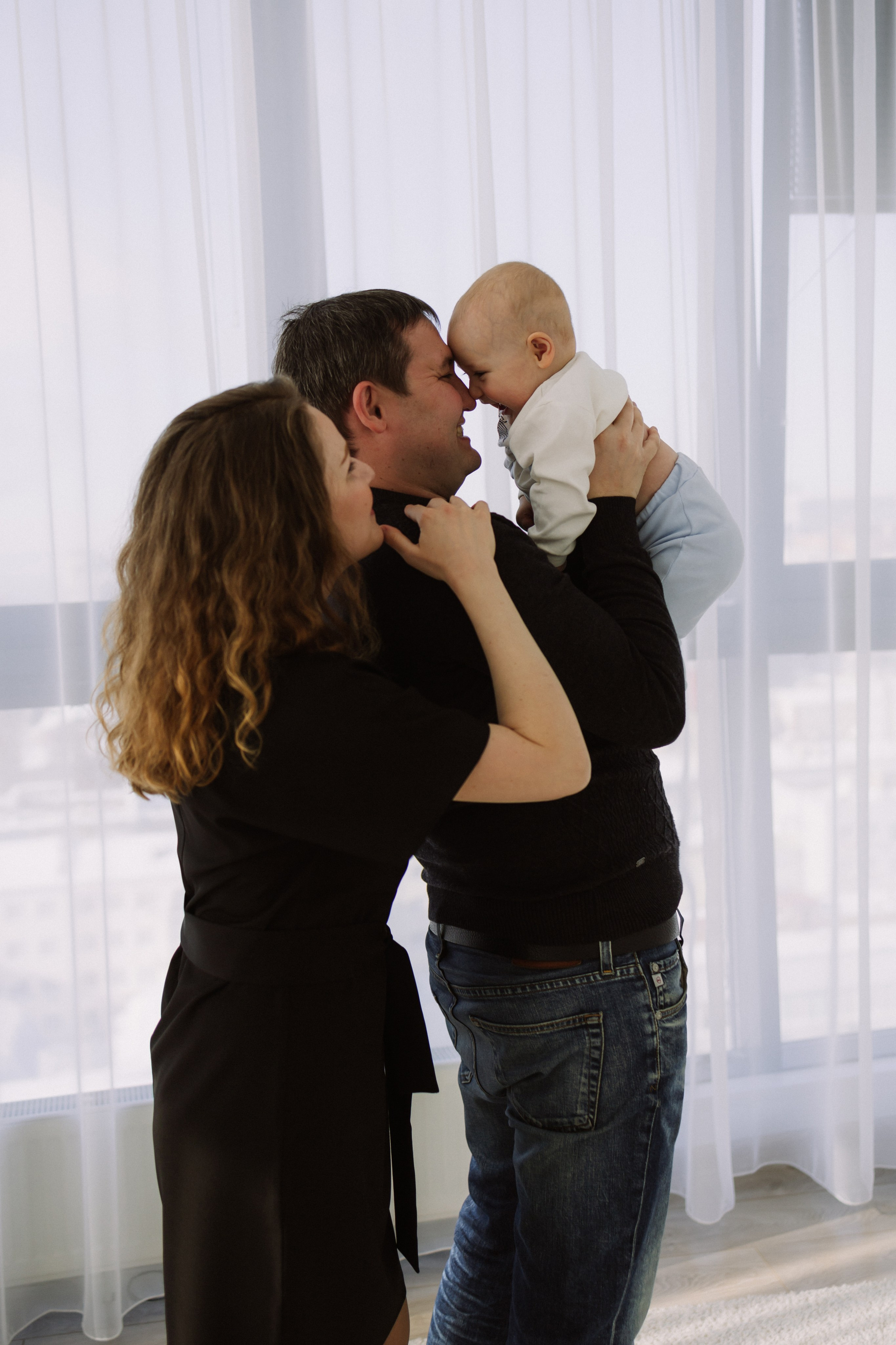 Студийная. Большая семья. Фотограф Уфа Башкирия Мухаметянова Алина. Свадебный семейный портретный