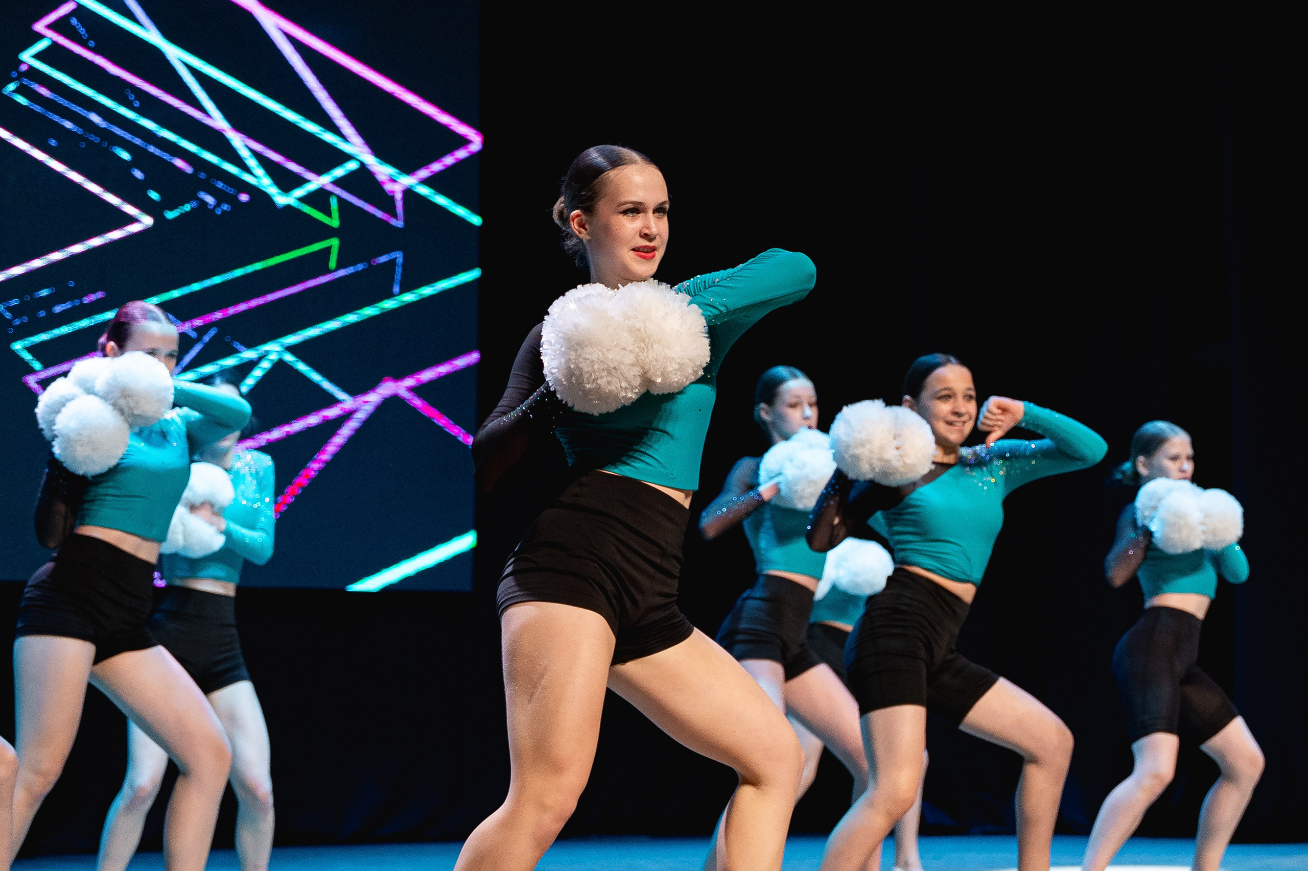 Отчётный концерт танцевально-спортивного клуба «PULSE». Портретный и репортажный фотограф в Воронеже: Анастасия Пузикова