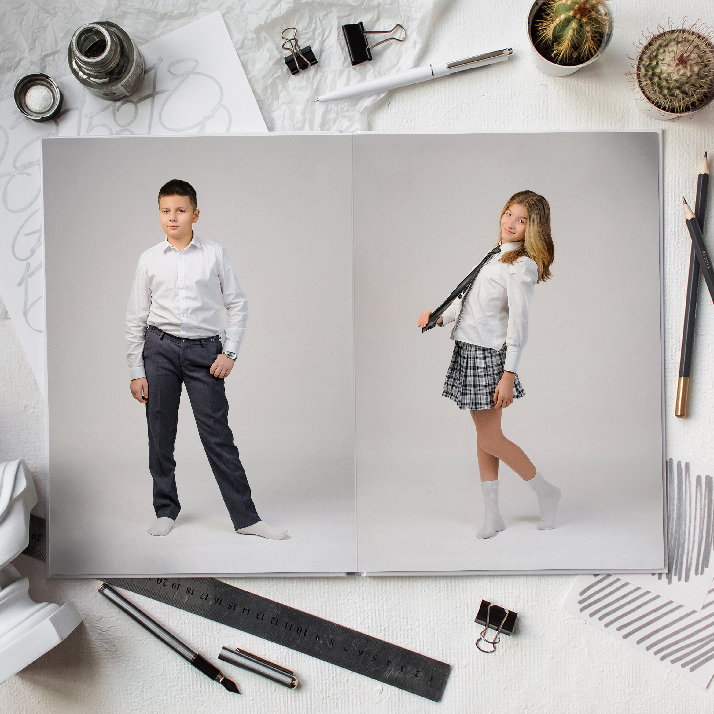 Выпускной альбом для 4 класса на циклораме. Школьный фотограф в Москве Первенцева Елена.