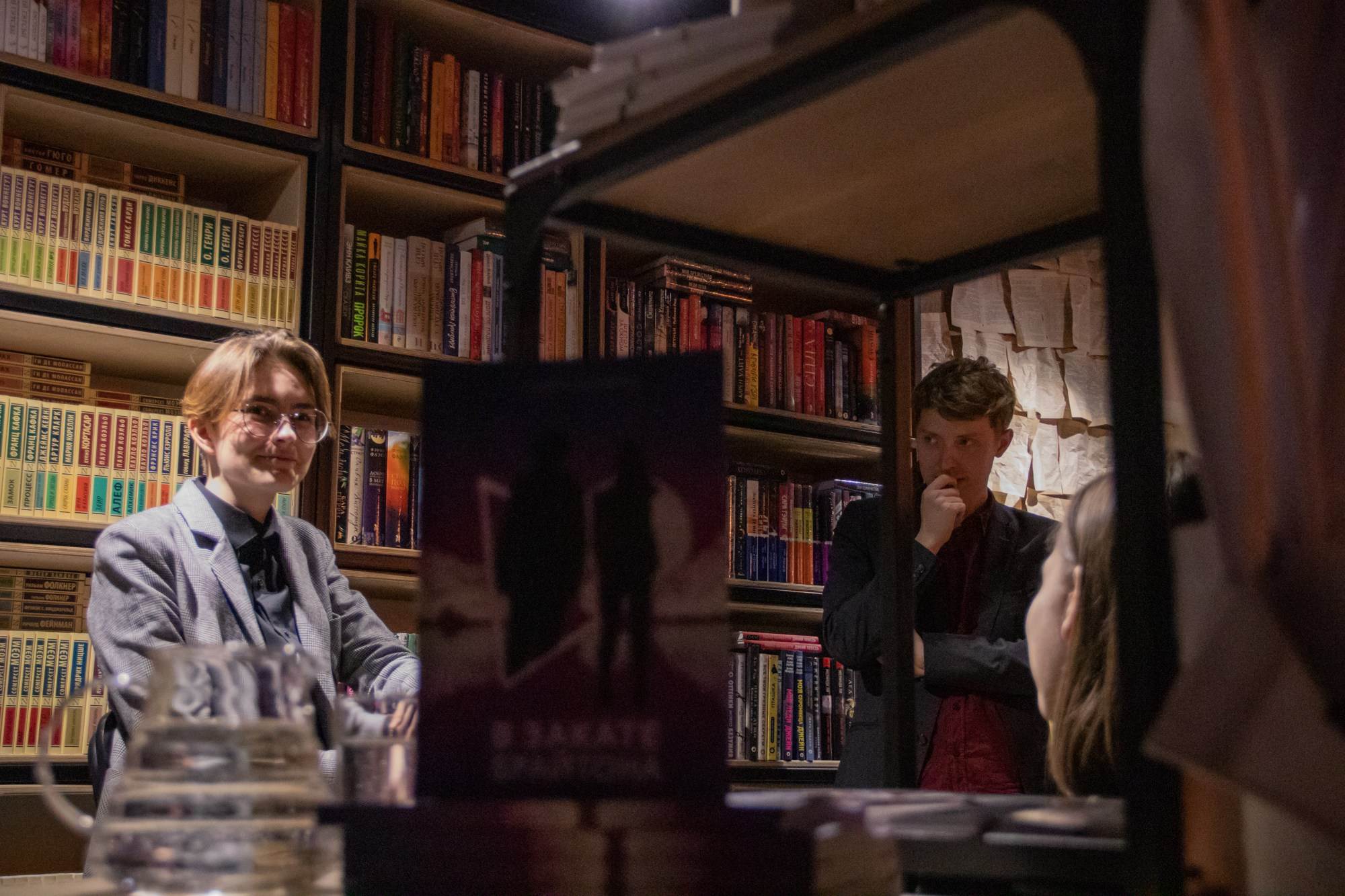 Презентация книги в кофейне «Издательство кофе». Репортажный, промышленный и маркетплейс-фотограф Дмитрий Чернат