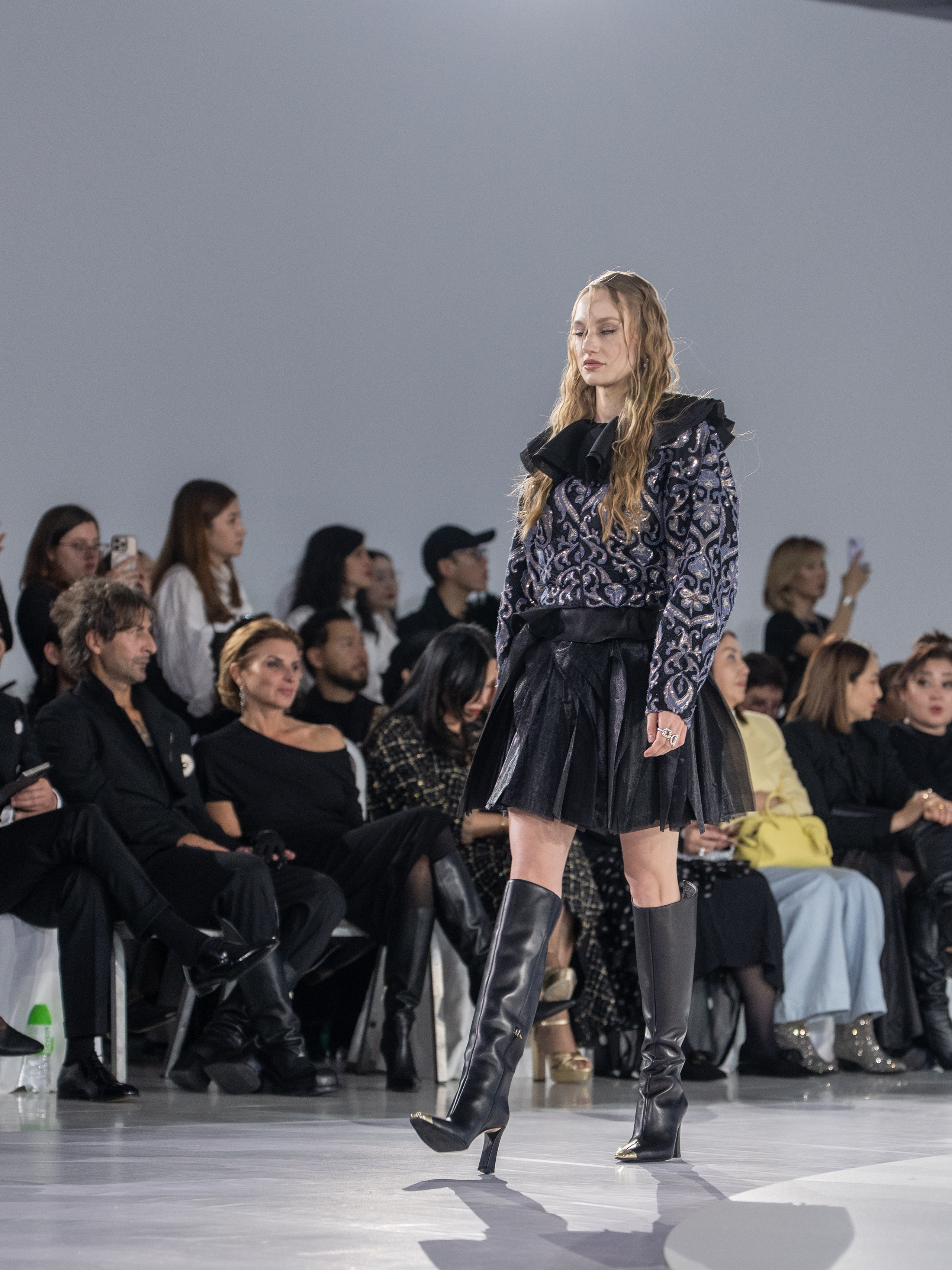 Дизайнер Arunaz. Сайт Алматинского НЮ АРТ, будуар и фэшн фотографа Дениса Карпенко