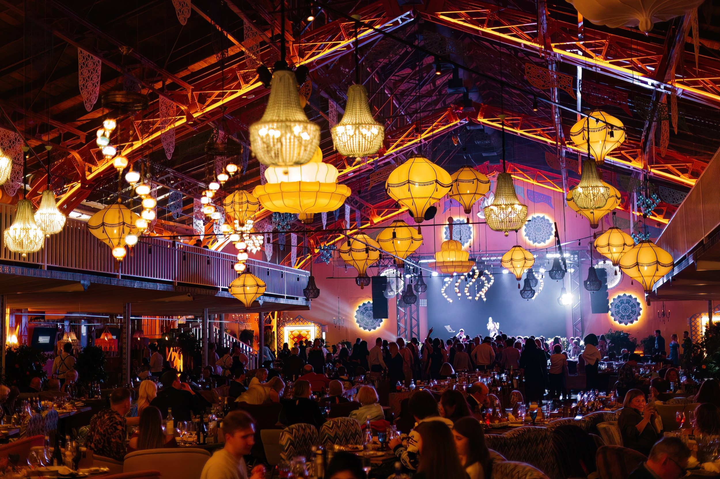 Новогодняя ночь 2024 в ресторане Чайхона ВО. Коммерческий фотограф в Санкт-Петербурге Анна Кобзарь