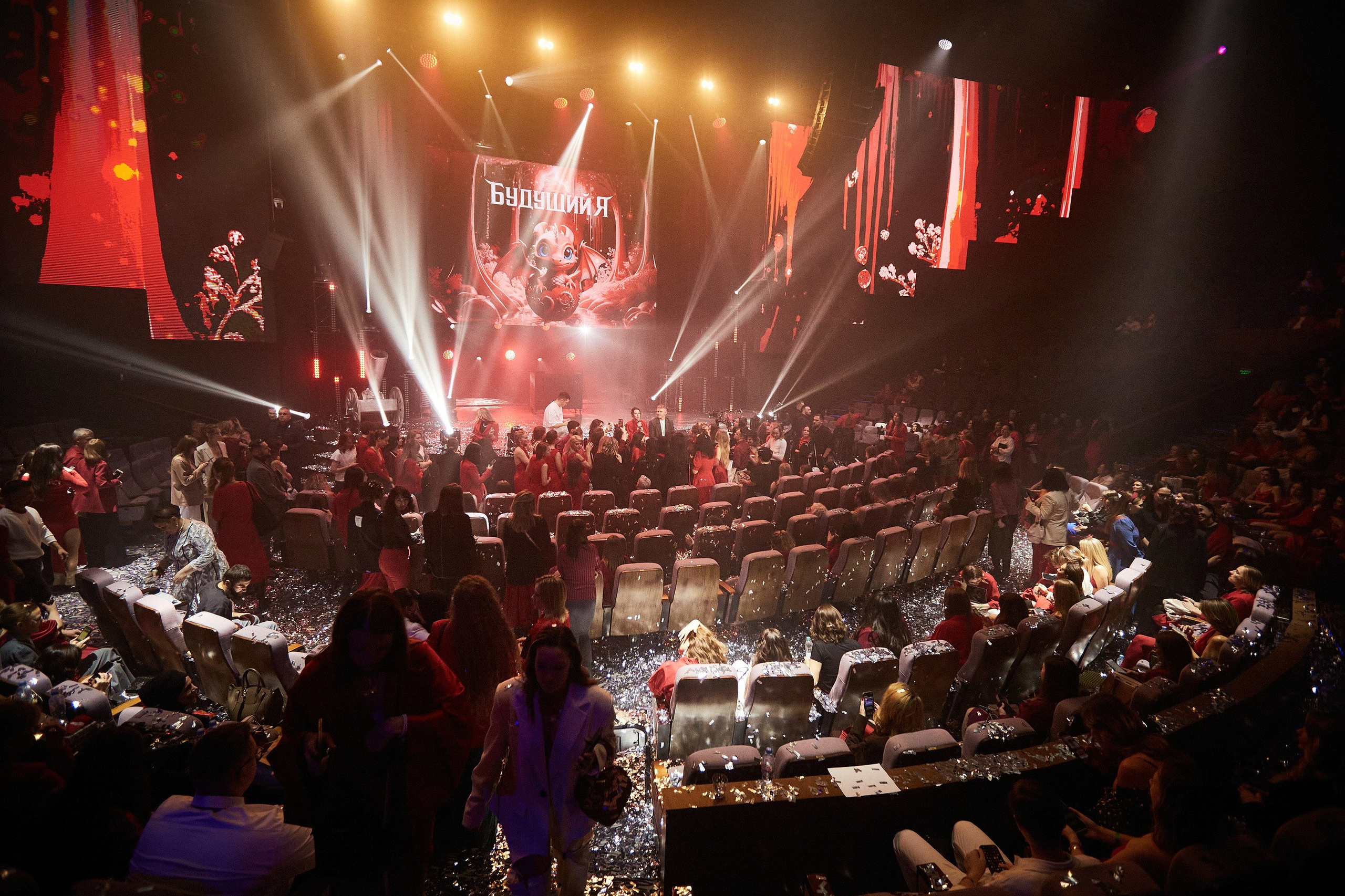 Будущий Я. Проект Марии Галантер. Фотографирую масштабные события, людей и их истории по всему миру. Константин Трубников