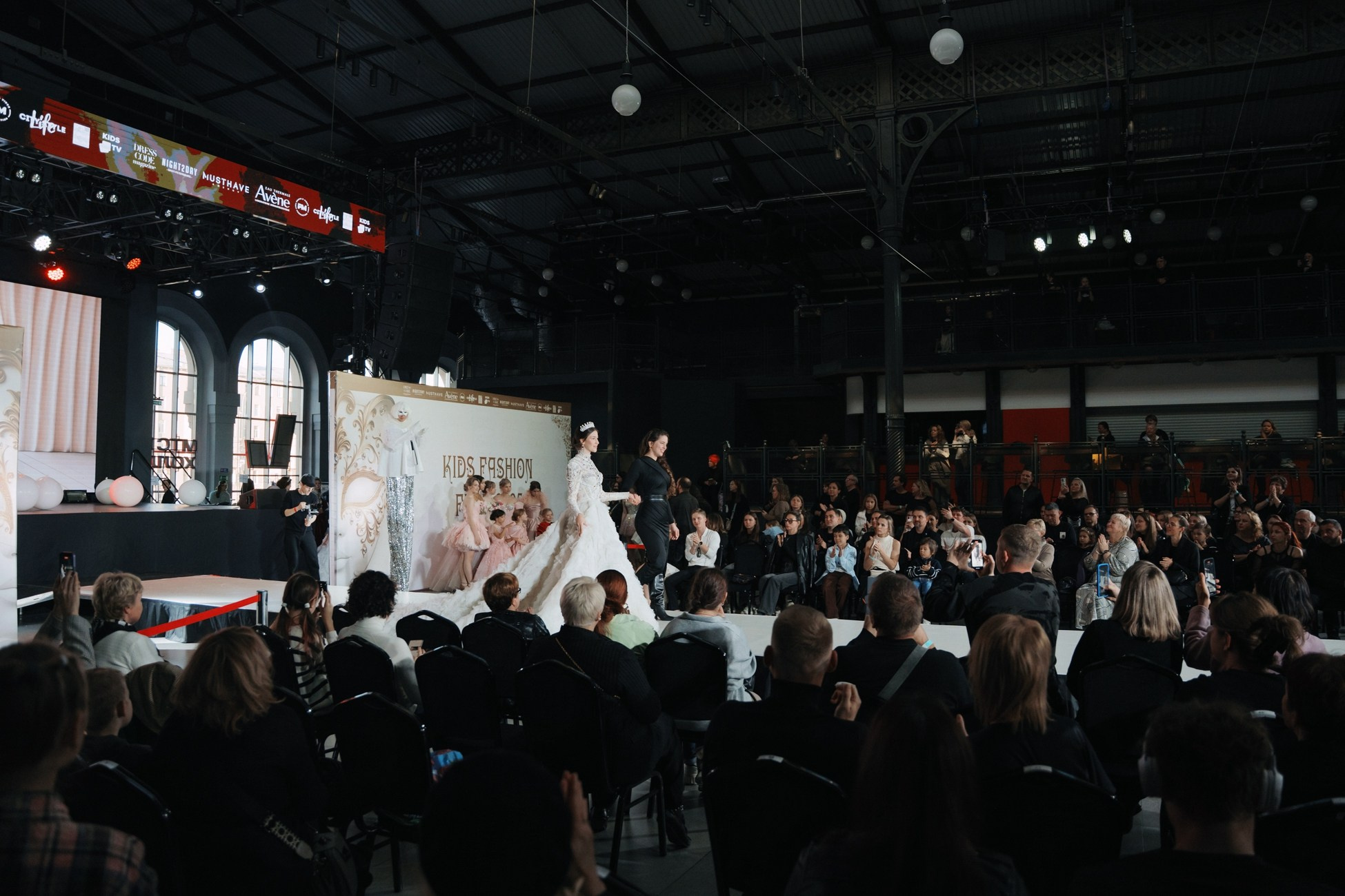 Kids Fashion Week. Annyshka