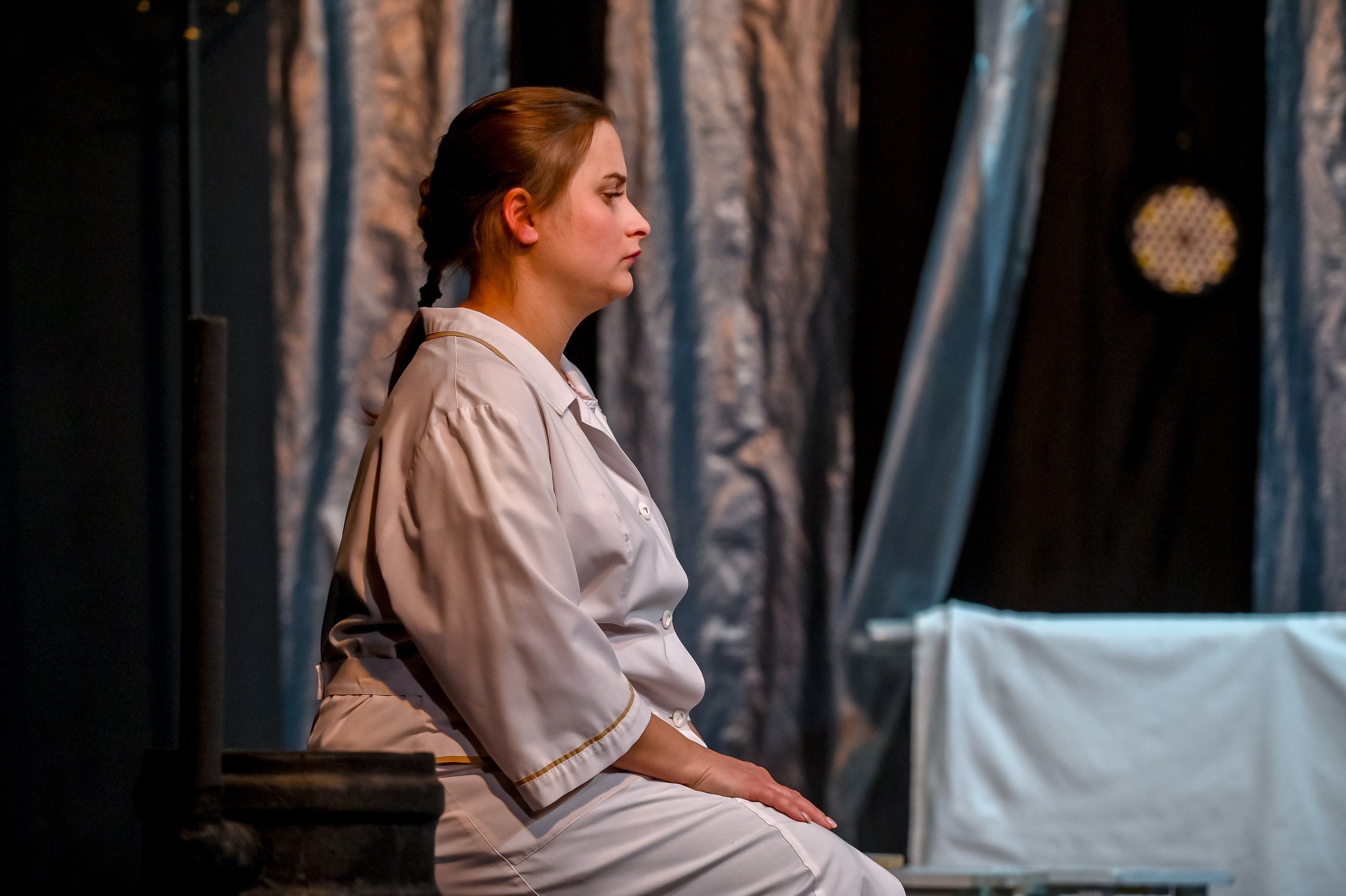 «Записки юного врача» в Театре Артиста 01.03.2024. Репортажный профессиональный фотограф-любитель