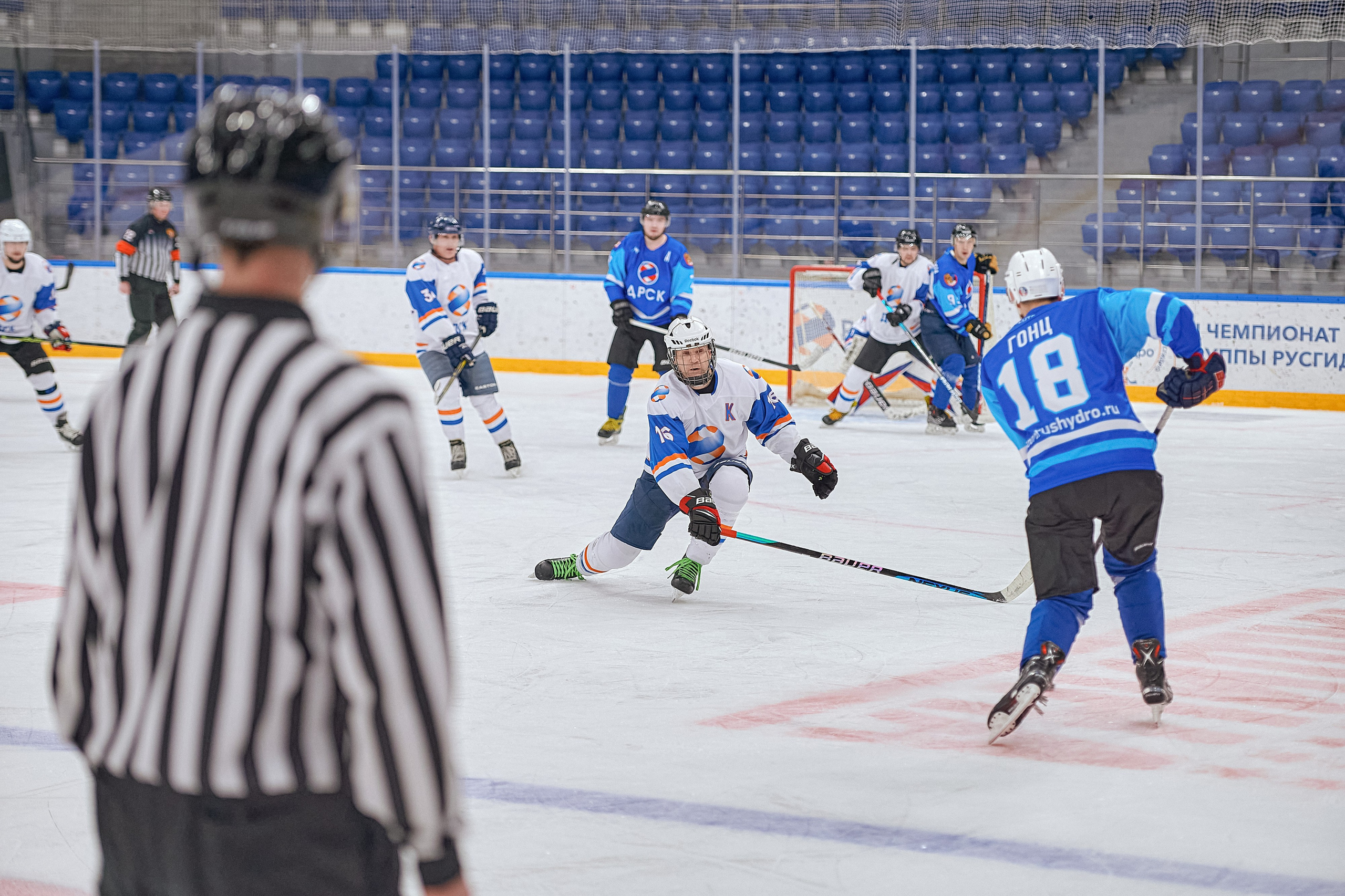 Портфолио репортажной фотосъёмки: Кристалл арена — Хоккей — РусГидро. Фотограф Яковлев Роман — Красноярск