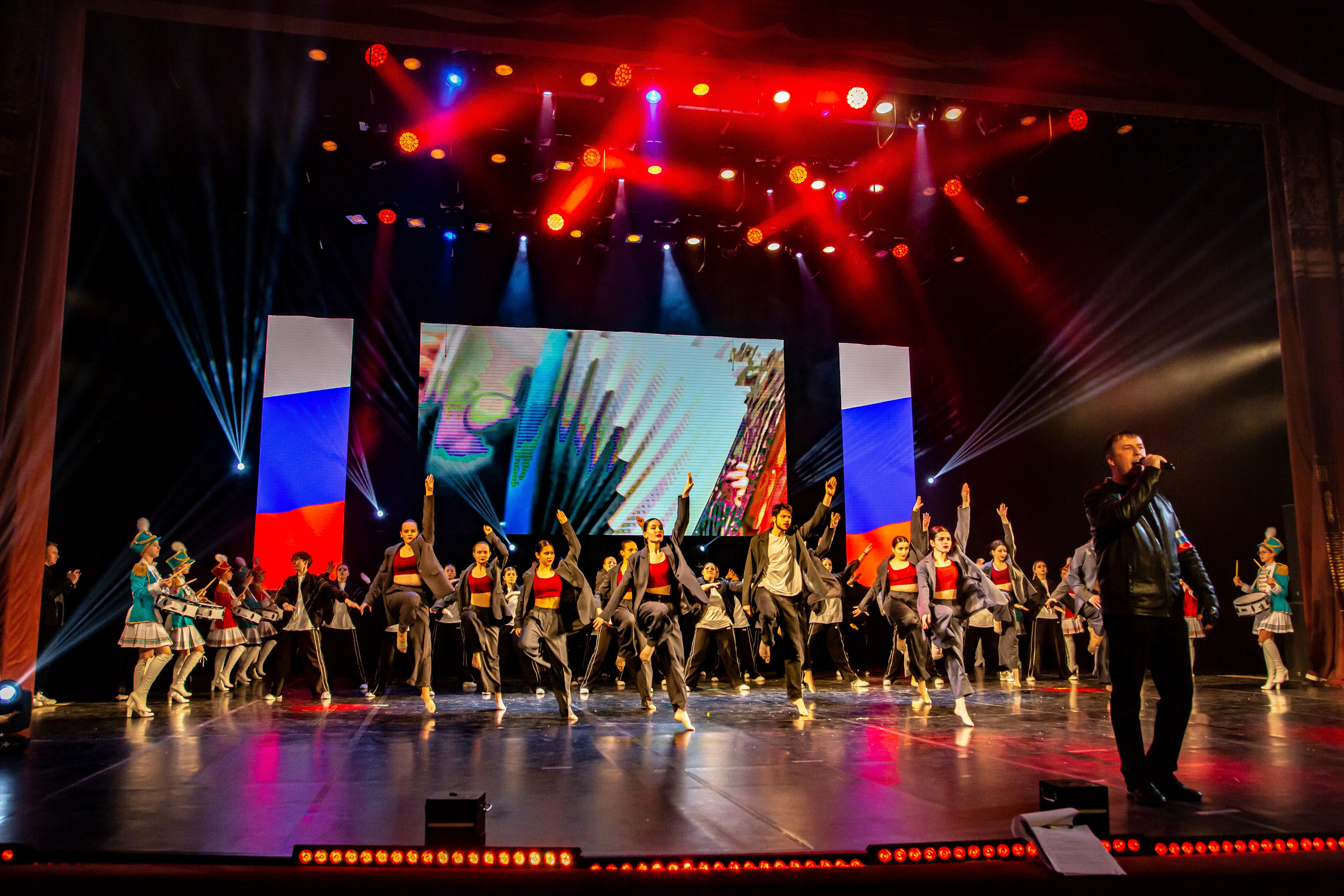 Закрытие года семьи в Сочи Зимний театр. Фотограф в Сочи Юрий Шептаев