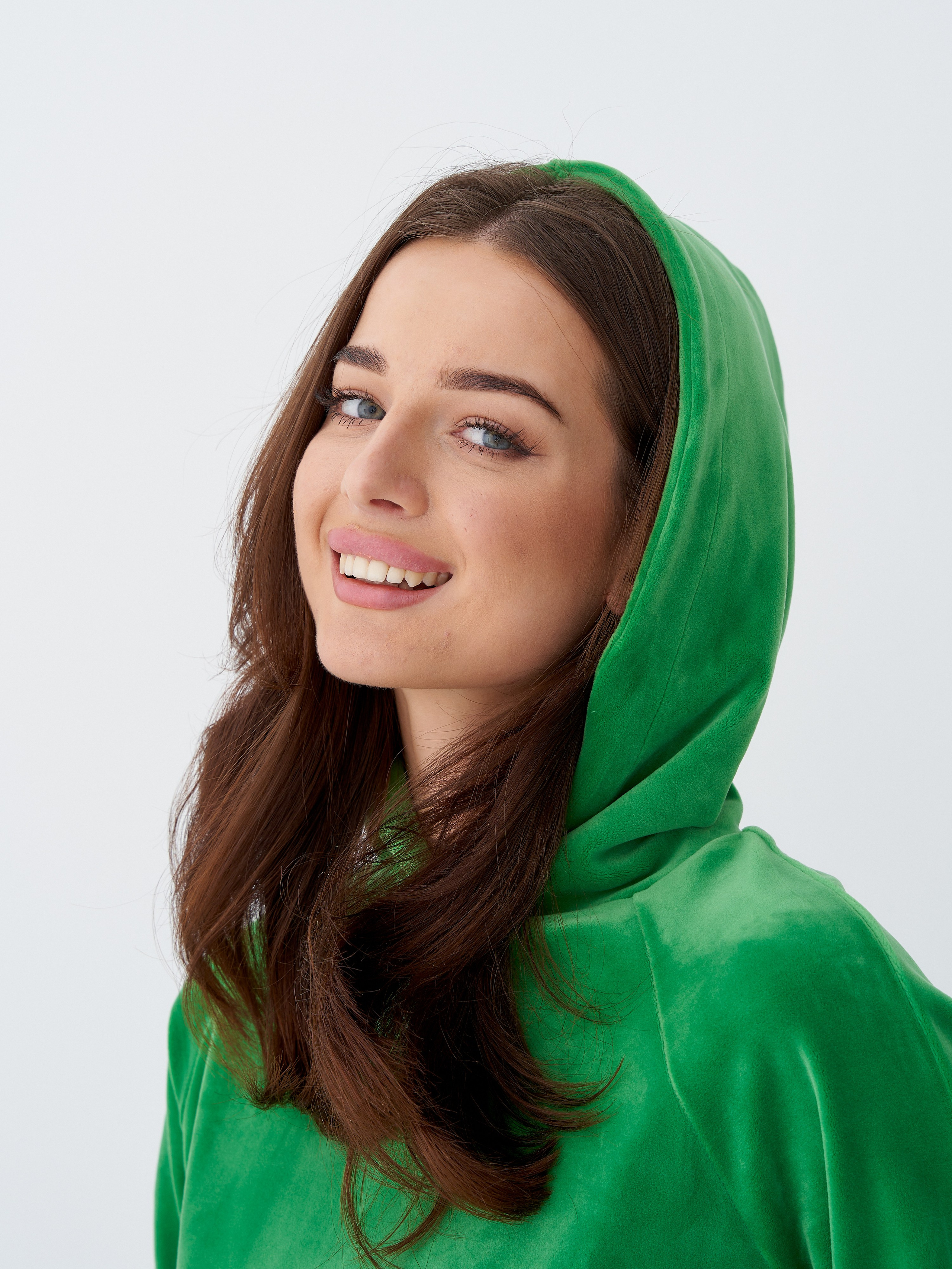 Оля. Контент для маркетплейсов и соцсетей. Фото и видео съемка