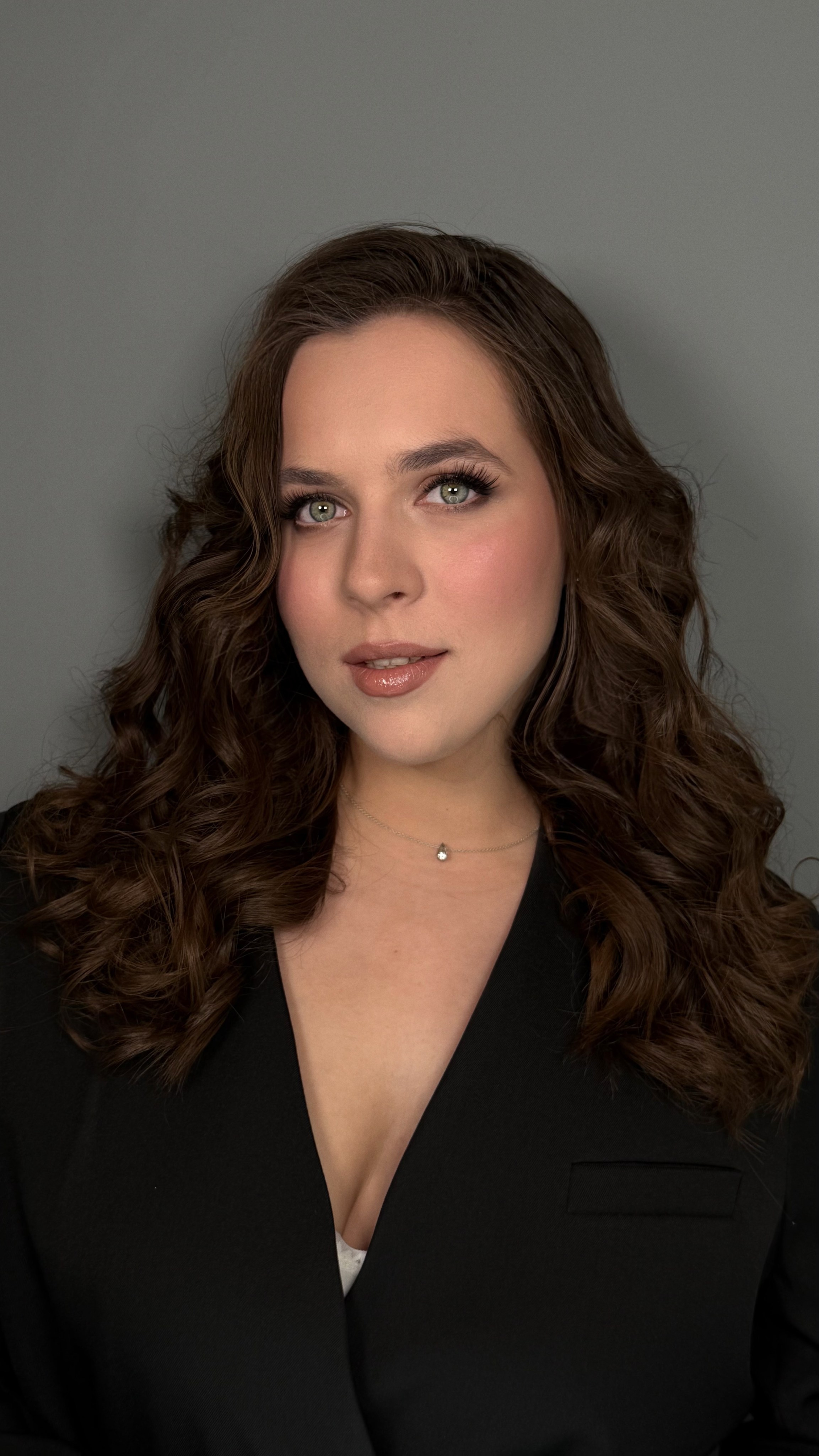 Образы. Студия визажистов, стилистов по прическам, бровистов и мастеров по ресницам