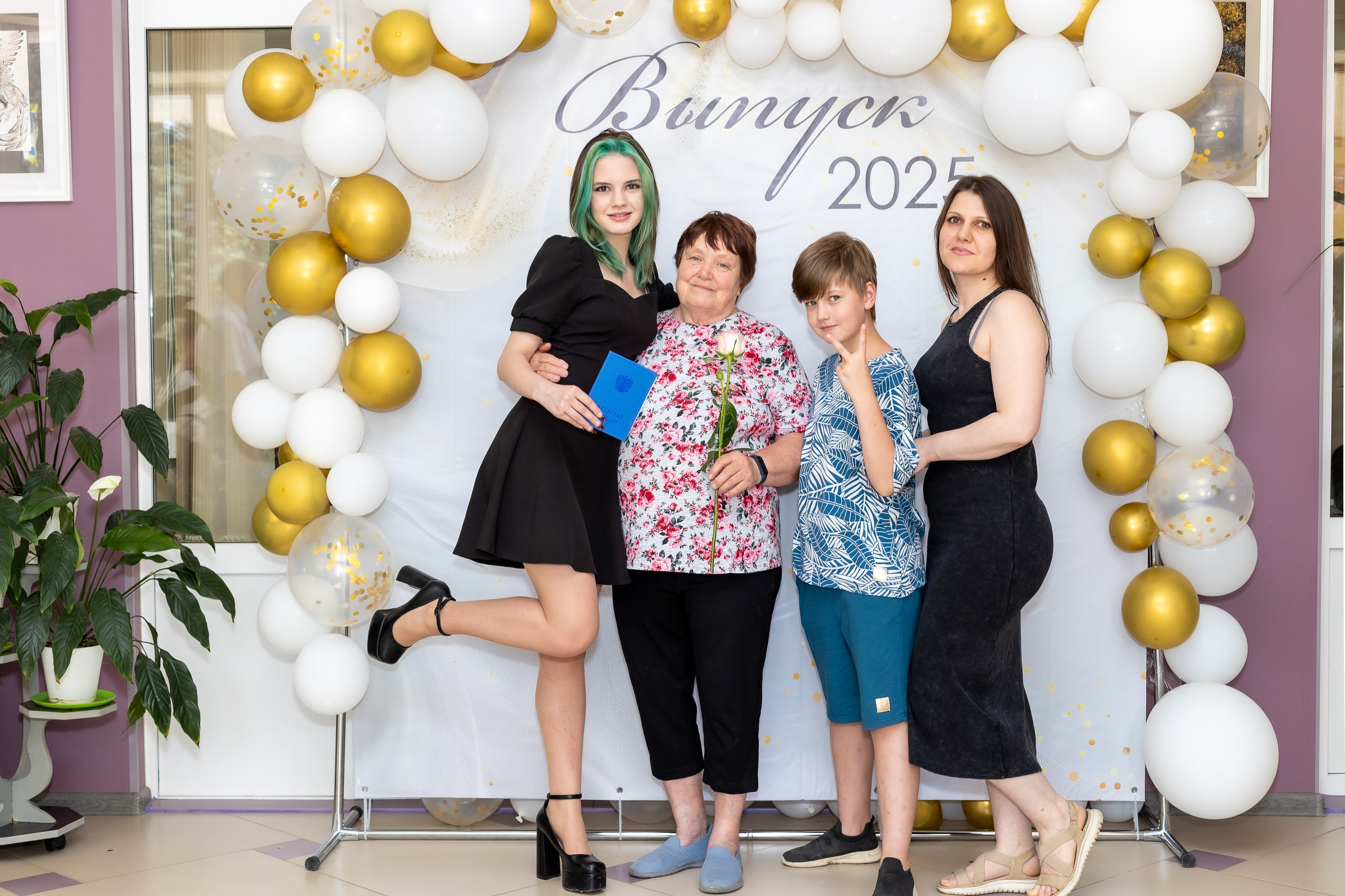 Вручение аттестата 2025. Выпускные альбомы Майкоп, Краснодар Елена Золотарева