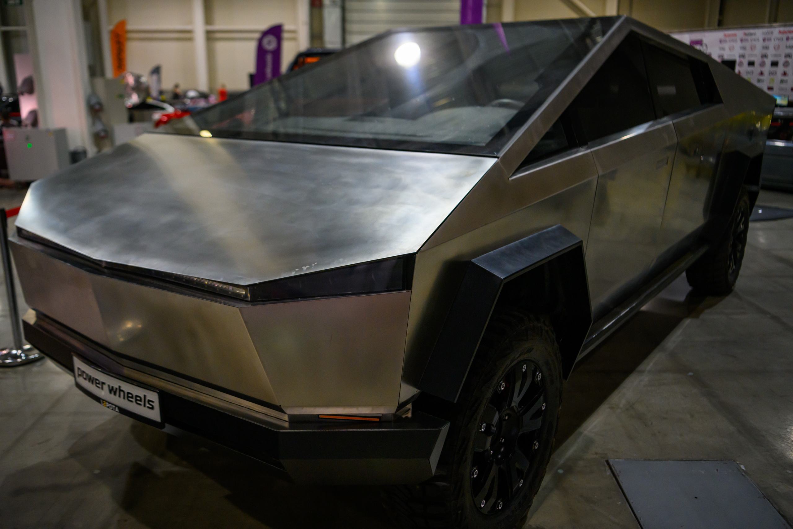 Auto Tuning Show 2022 Moscow. Wildlife photography by Sergey Puponin