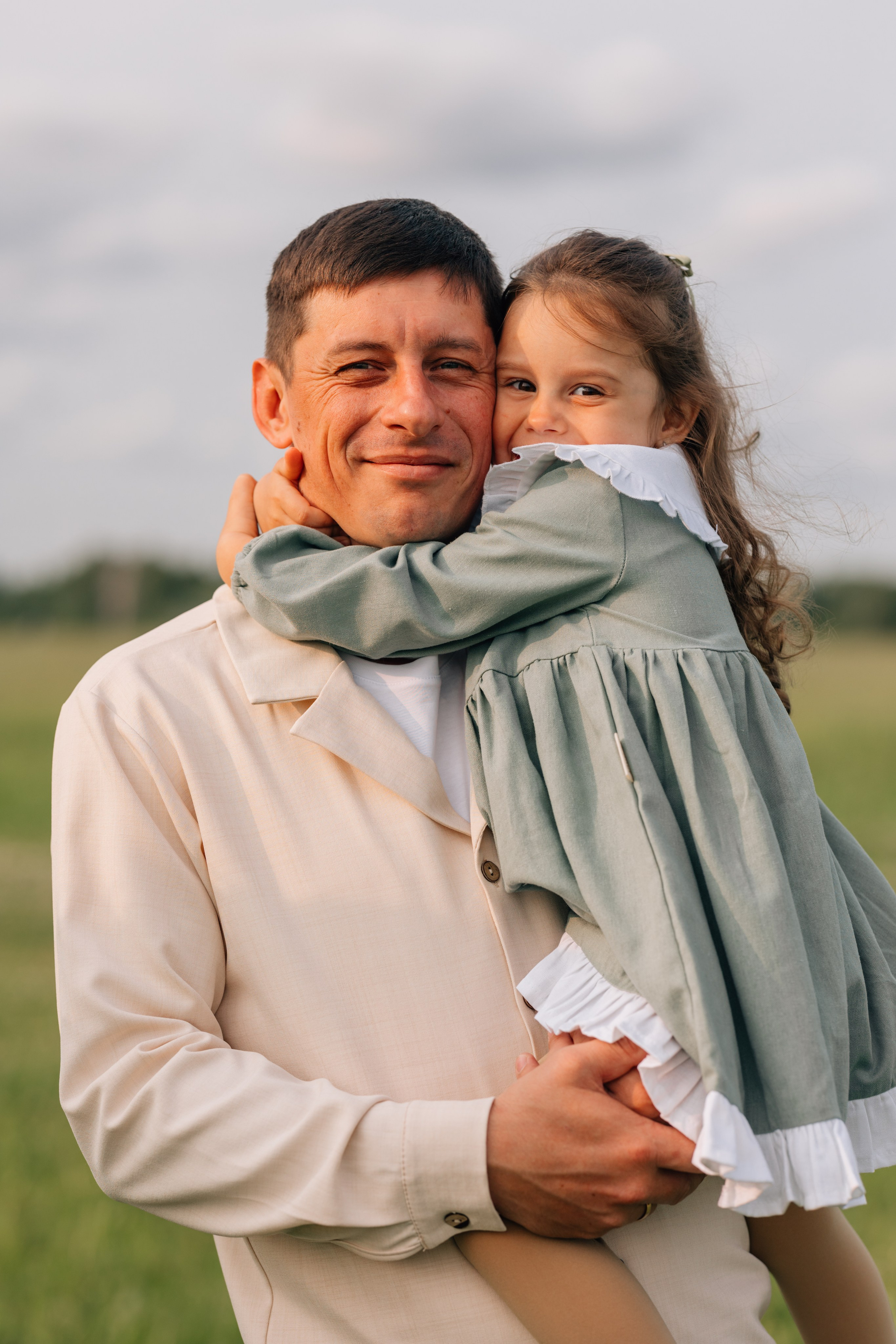 Анна, Марчелло, Настенька и Влада в поле. Фотограф Москва Светлана Кирюшина