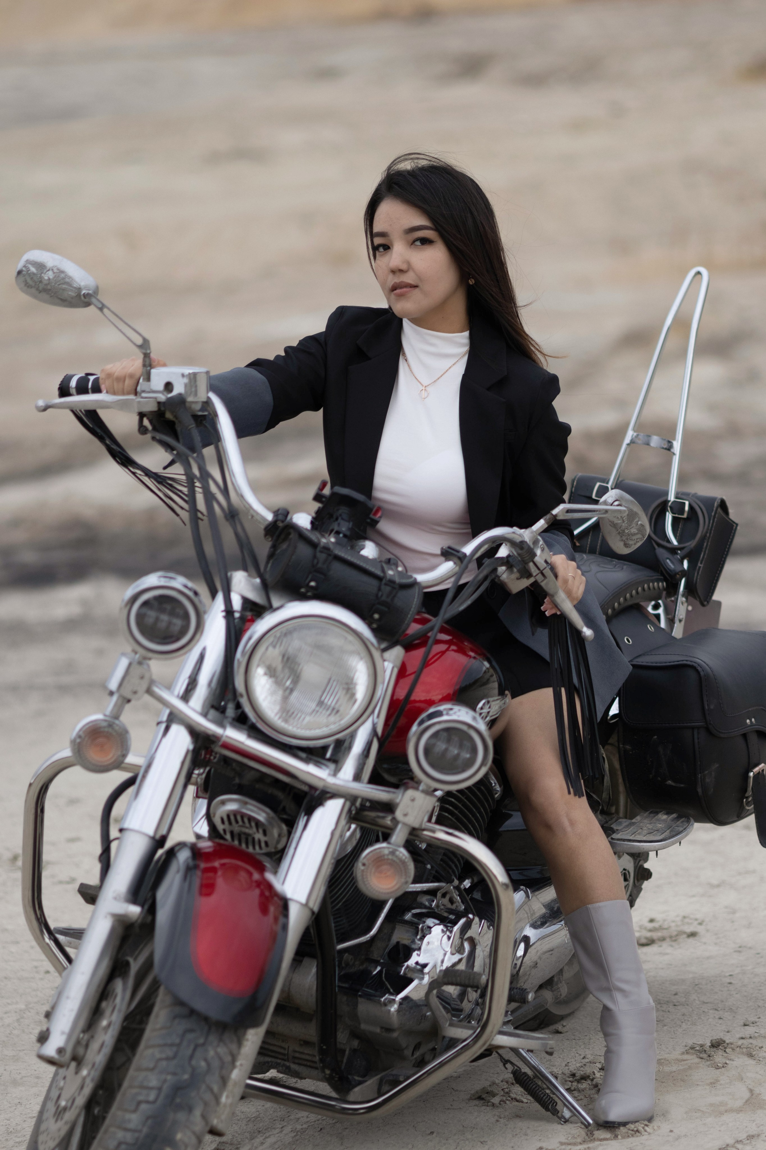 девушка на мотоцикле