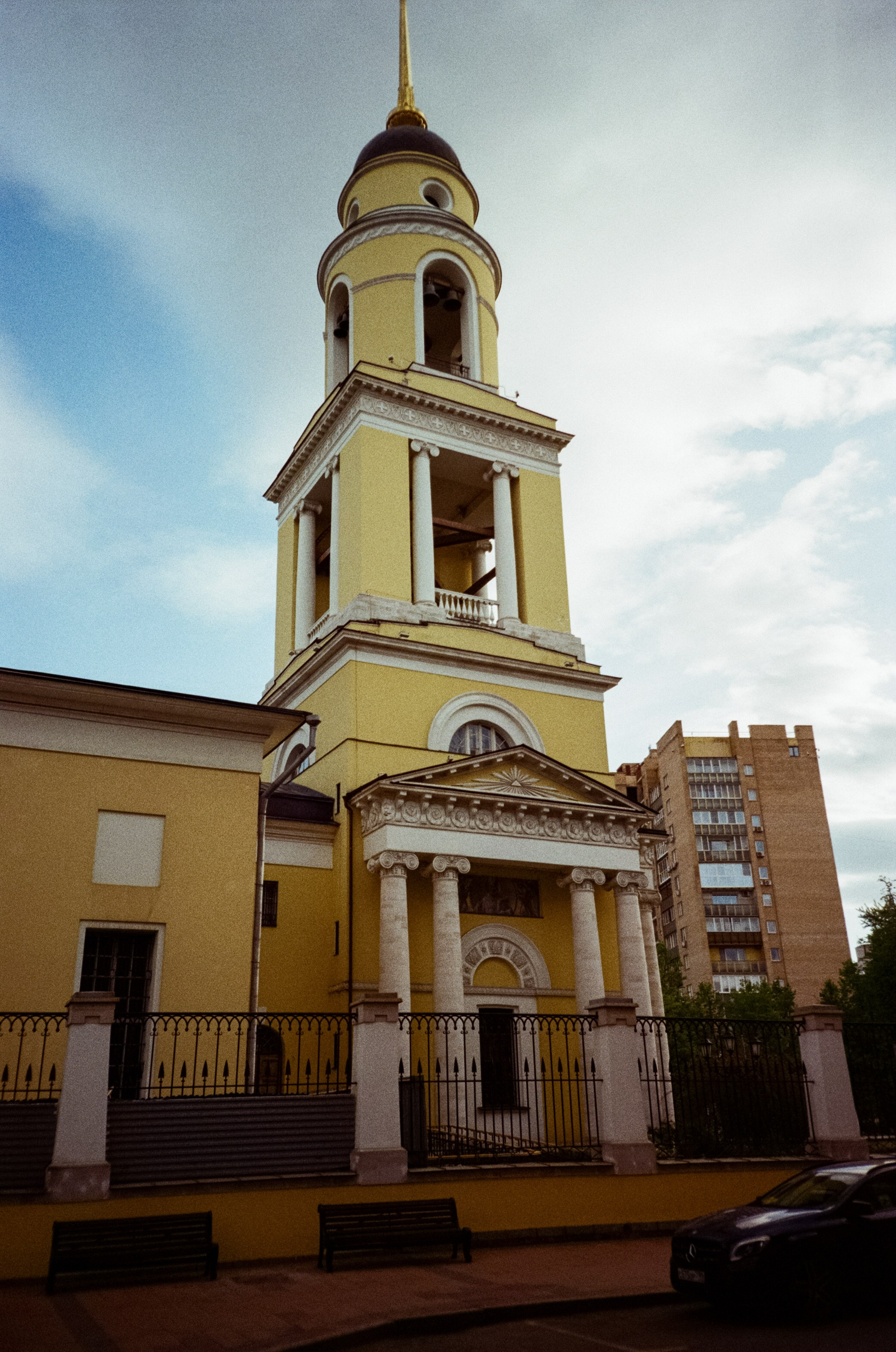 Ул. Малая и Большая Никитская | Ricoh R1 | Fujifilm Fujicolor C200