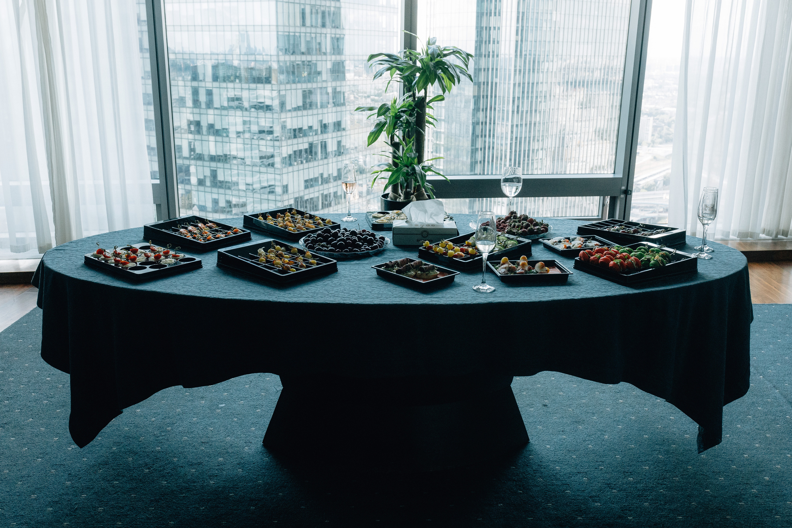 Москва Сити. Свадебный фотограф в Москве Арчылан Николаев