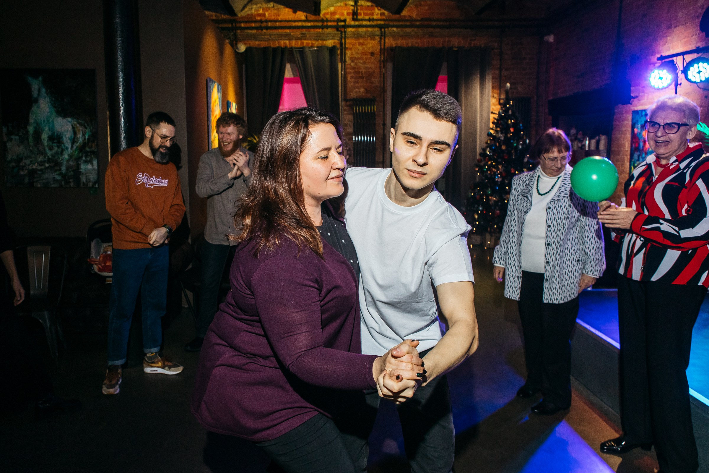 Позитивный репортажный фотограф на День Рождение, юбилей Питер