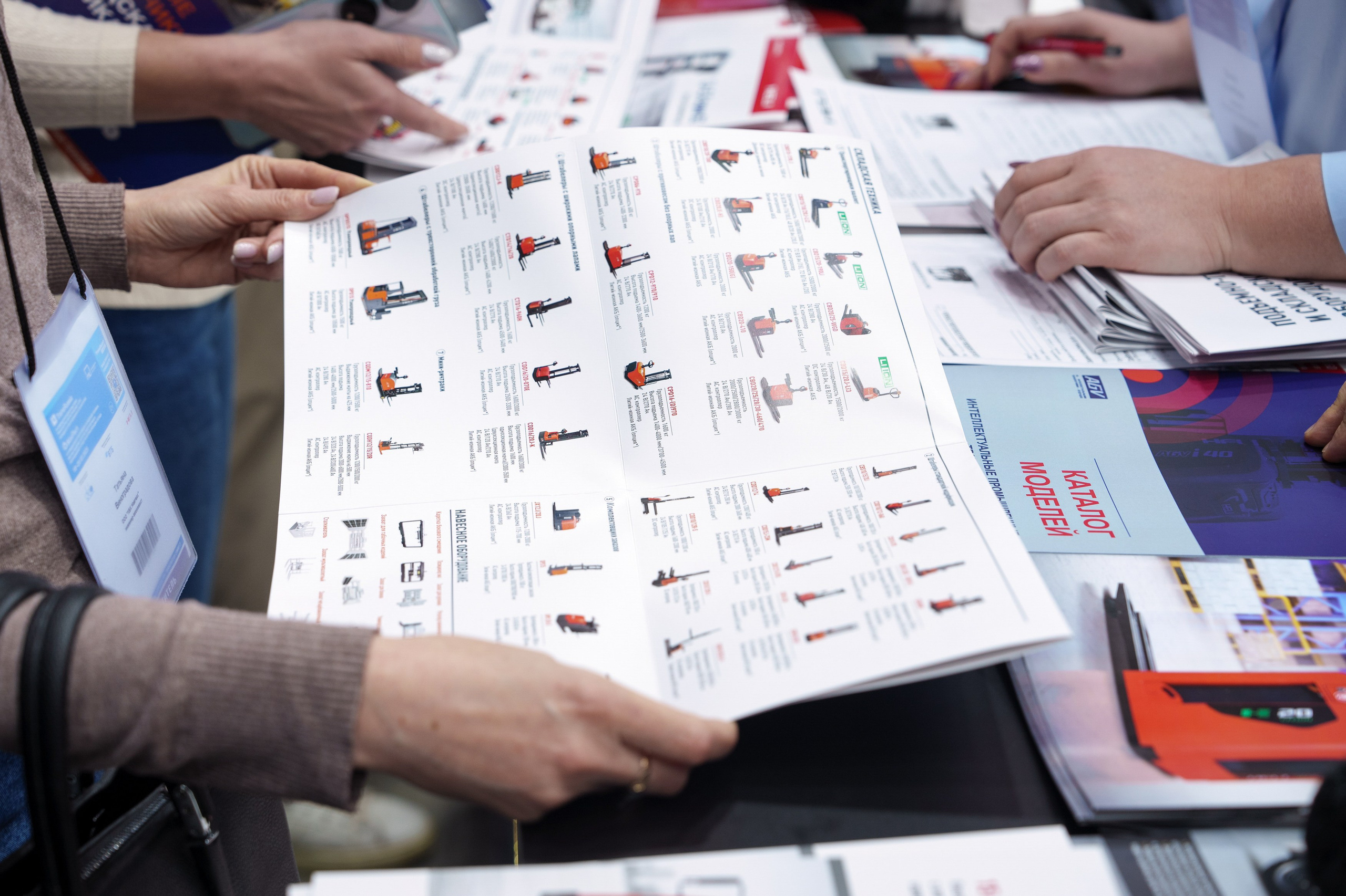 HELI. Стенд в Крокус Экспо. Фотограф Саша Блюз