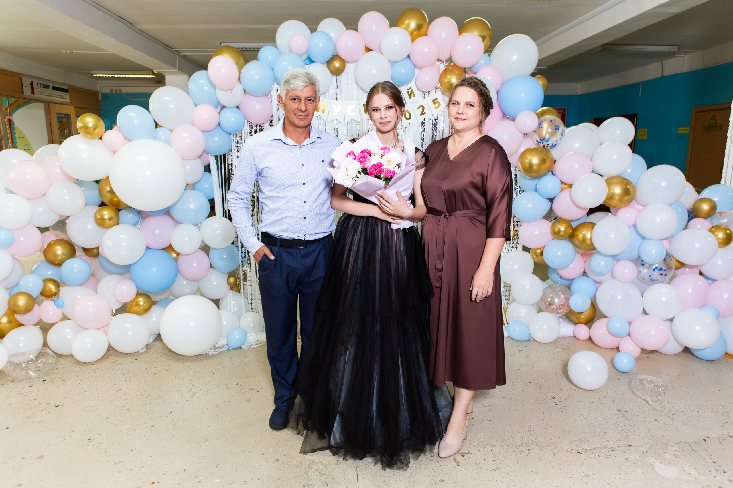 ФОТОСЕССИЯ С РОДИТЕЛЯМИ ВЫПУСКНОЙ 2025 9 ШКОЛА Г.МЦЕНСК. Профессиональный фотограф в Мценске и Орловской области